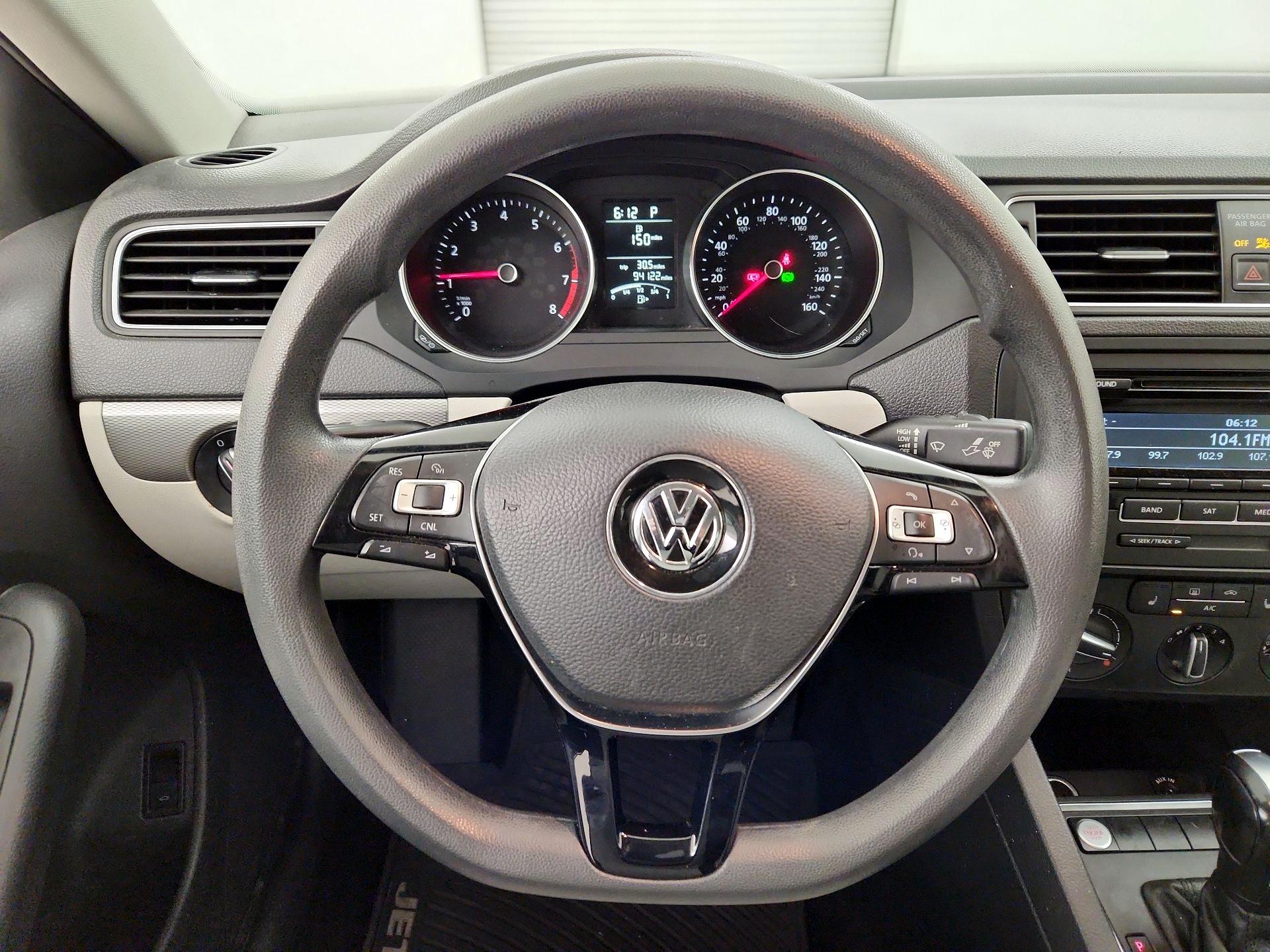 Thumbnail: 2015 Volkswagen Jetta - 10