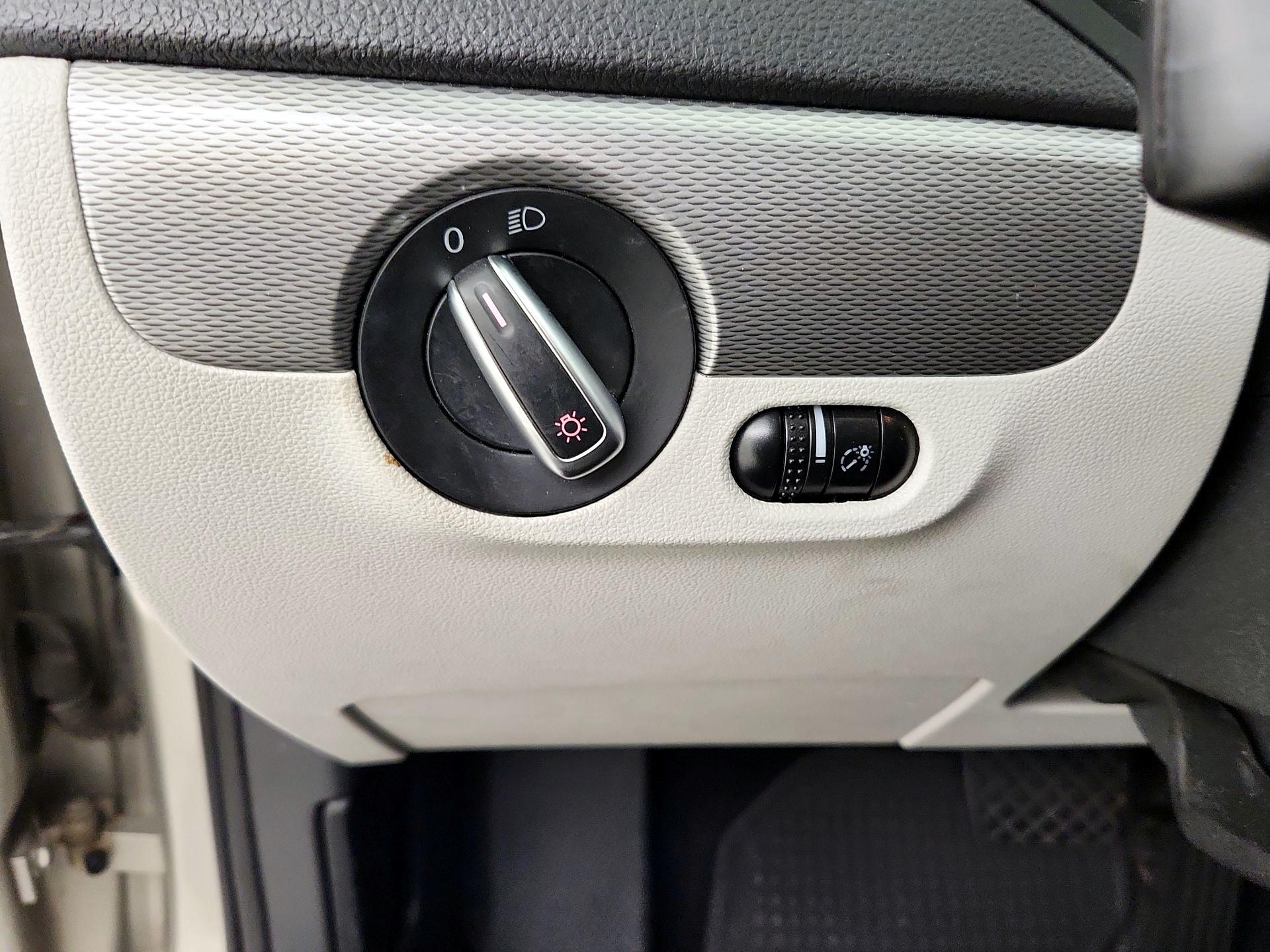 Thumbnail: 2015 Volkswagen Jetta - 13