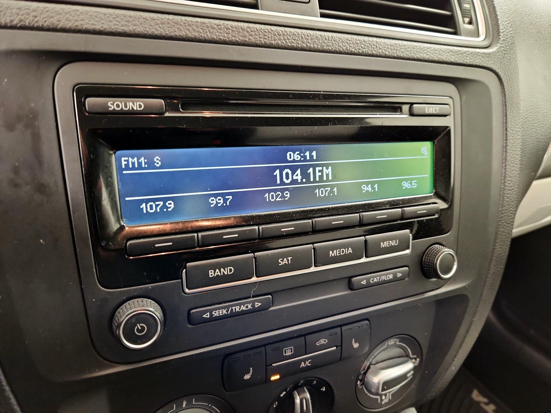 Thumbnail: 2015 Volkswagen Jetta - 14