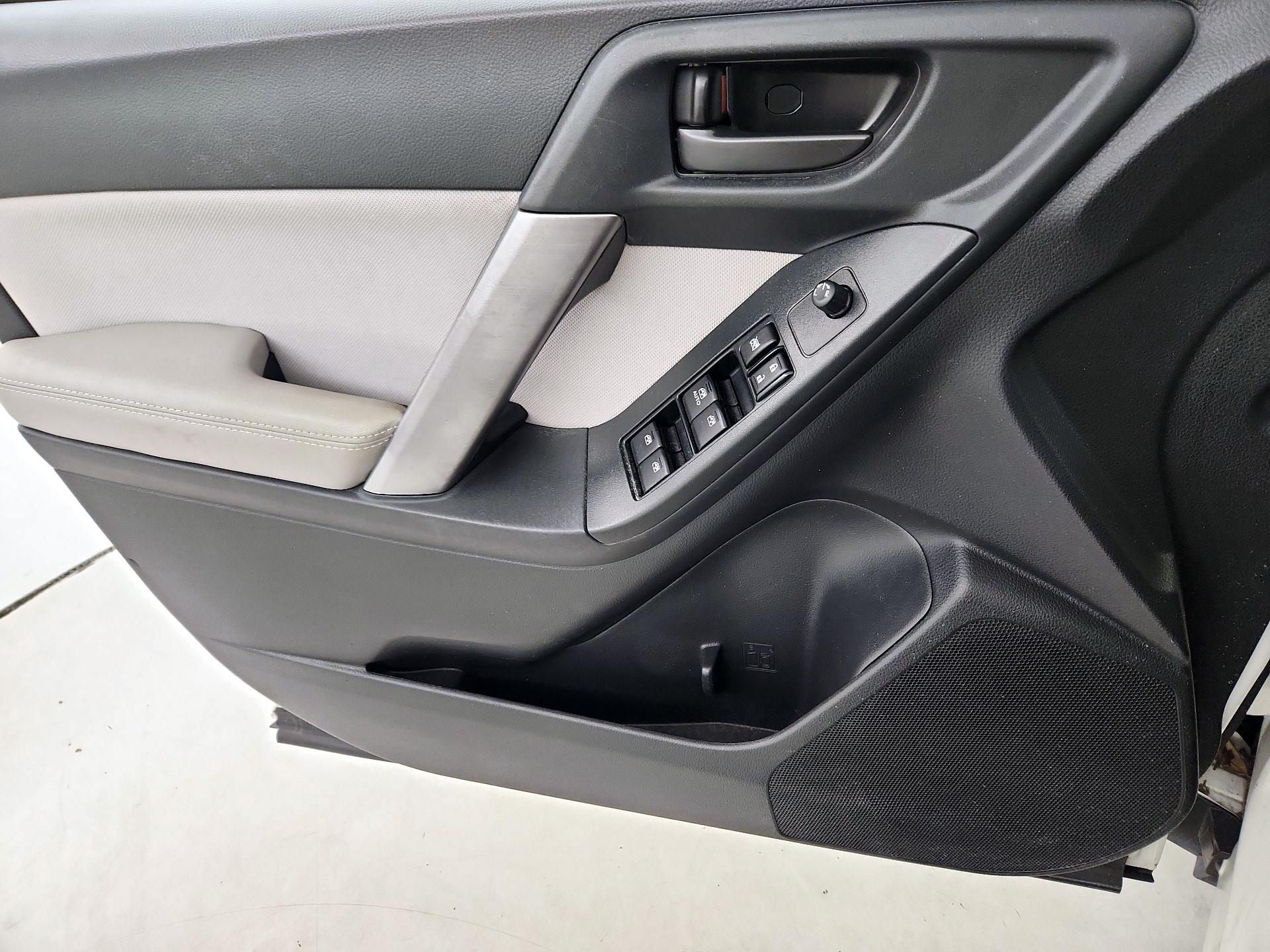 Thumbnail: 2016 Subaru Forester - 12