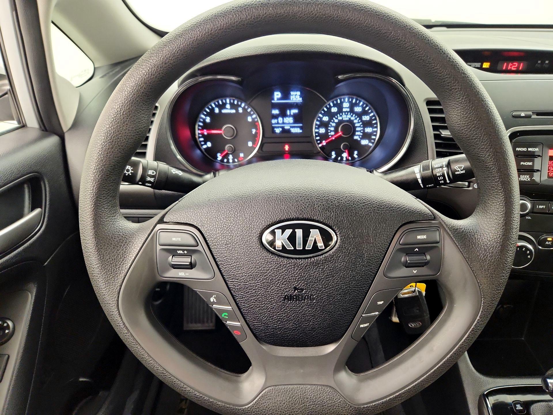 Thumbnail: 2017 Kia Forte - 10