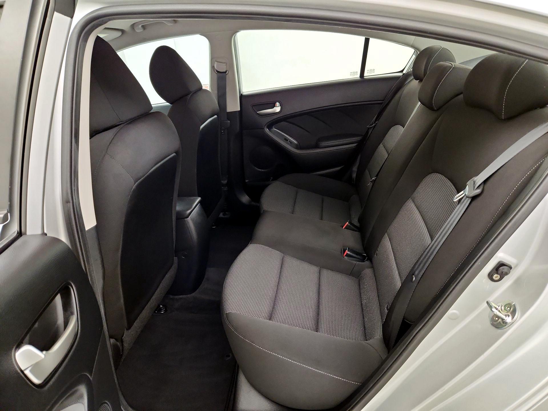 Thumbnail: 2017 Kia Forte - 18