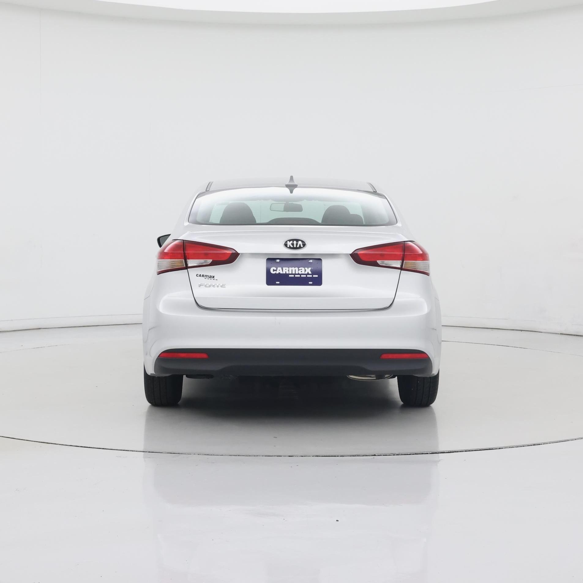 Thumbnail: 2017 Kia Forte - 6