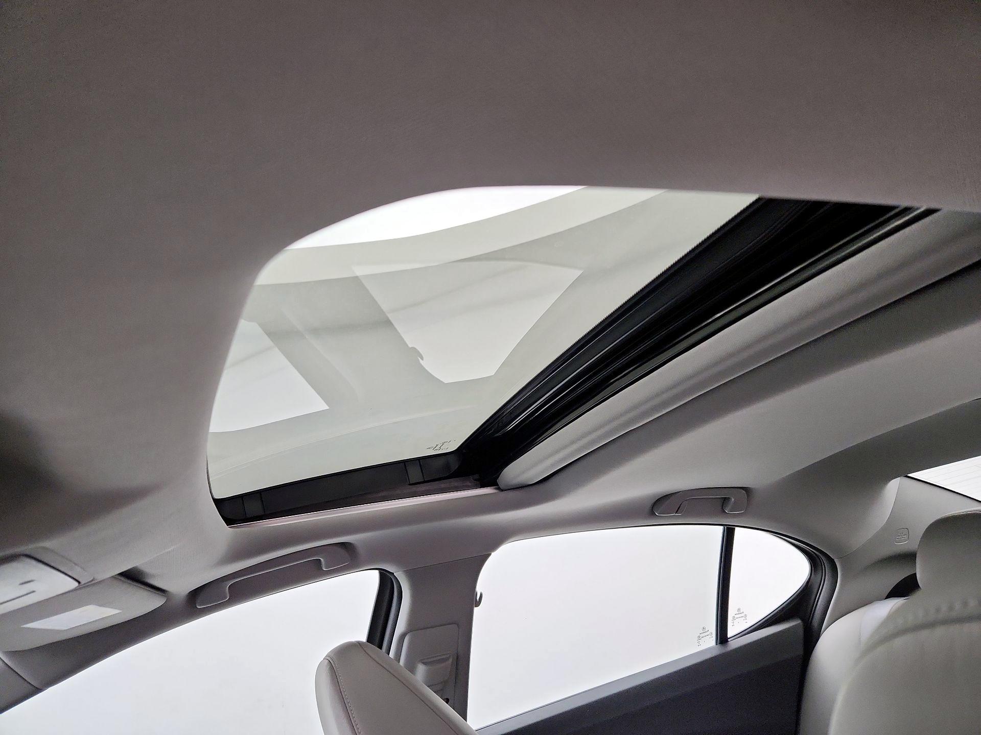 Thumbnail: 2015 Acura TLX - 20