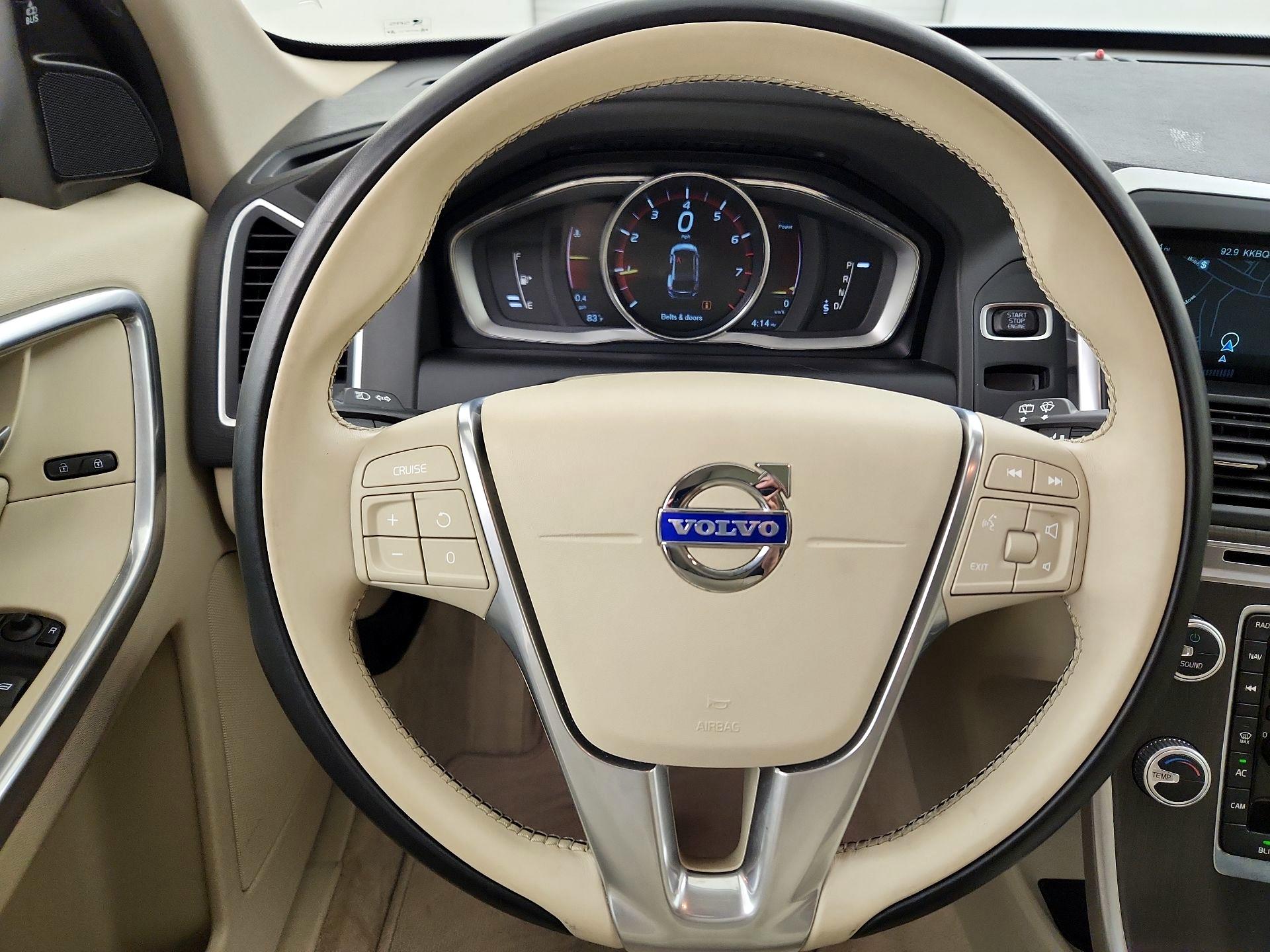 Thumbnail: 2015 Volvo XC60 - 10