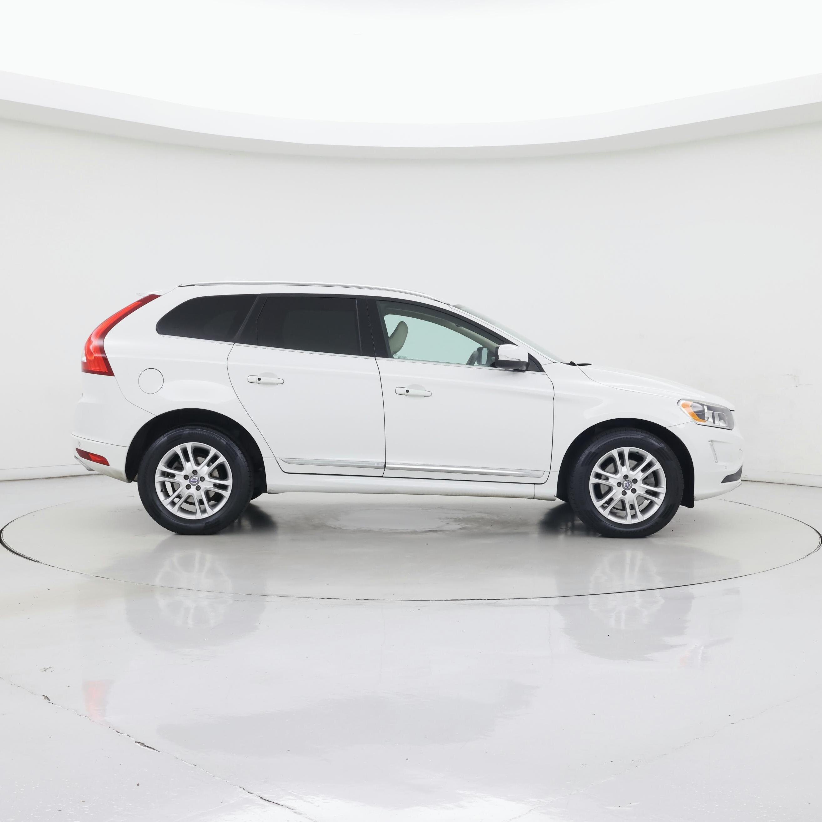 Thumbnail: 2015 Volvo XC60 - 7