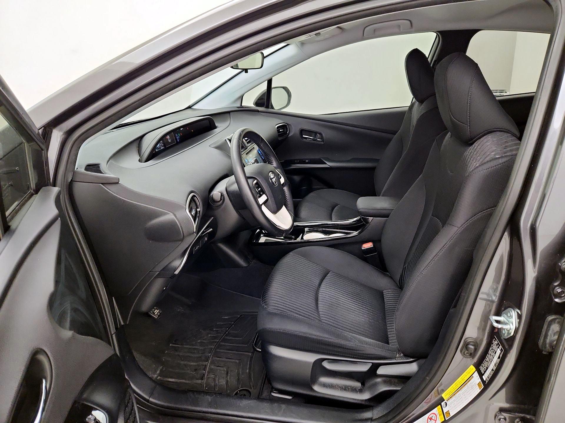 Thumbnail: 2016 Toyota Prius - 11