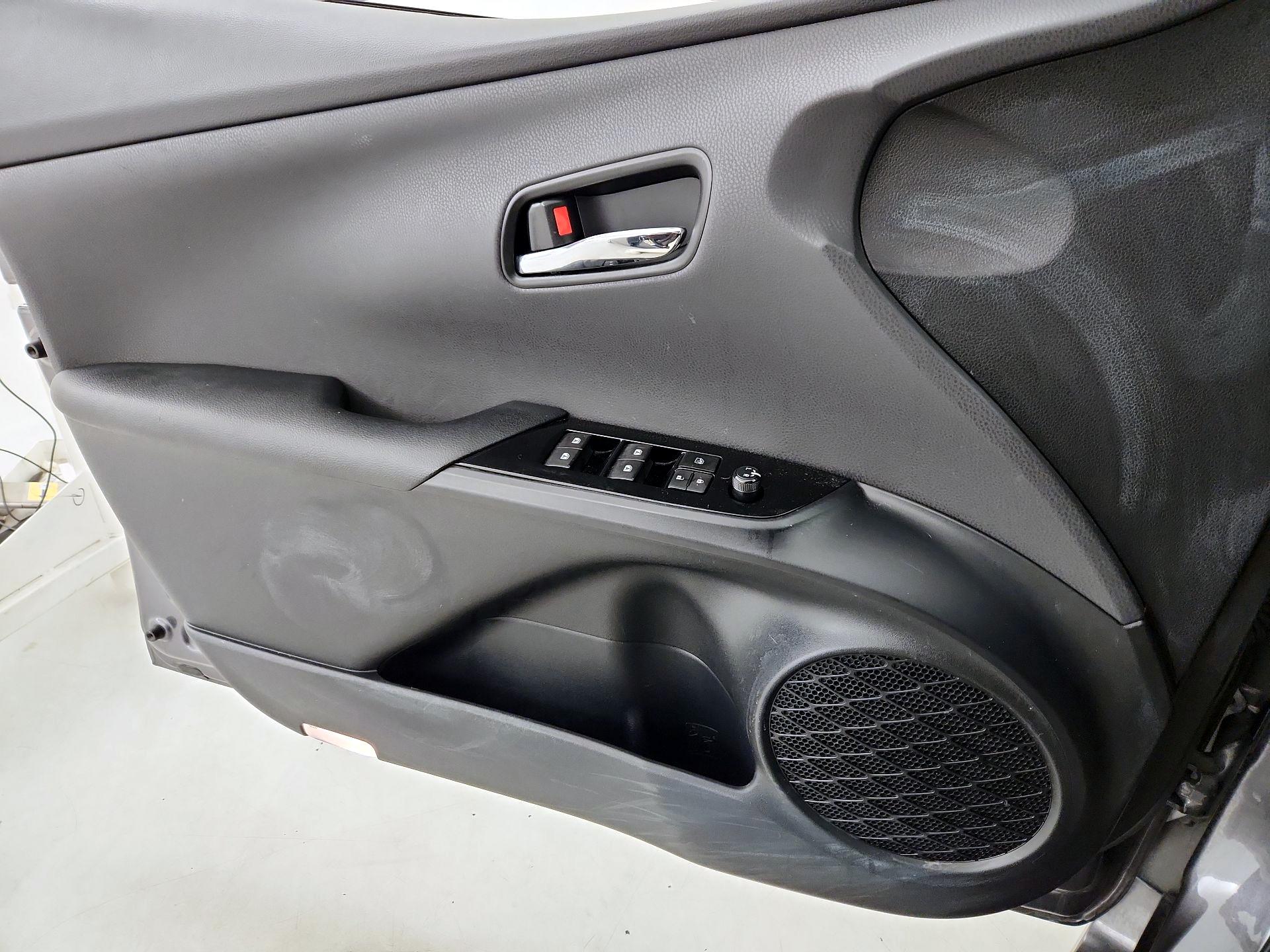 Thumbnail: 2016 Toyota Prius - 12