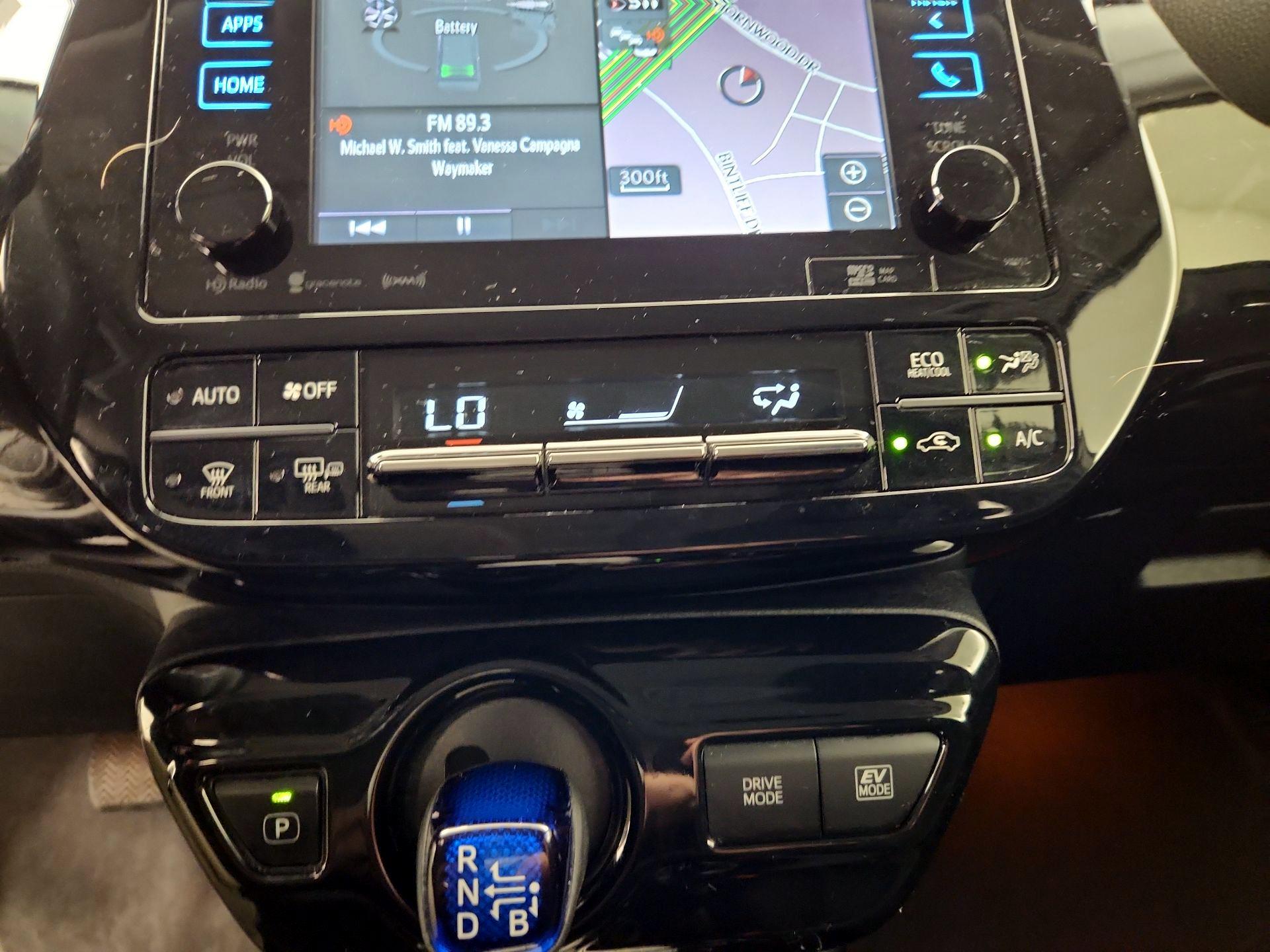 Thumbnail: 2016 Toyota Prius - 16