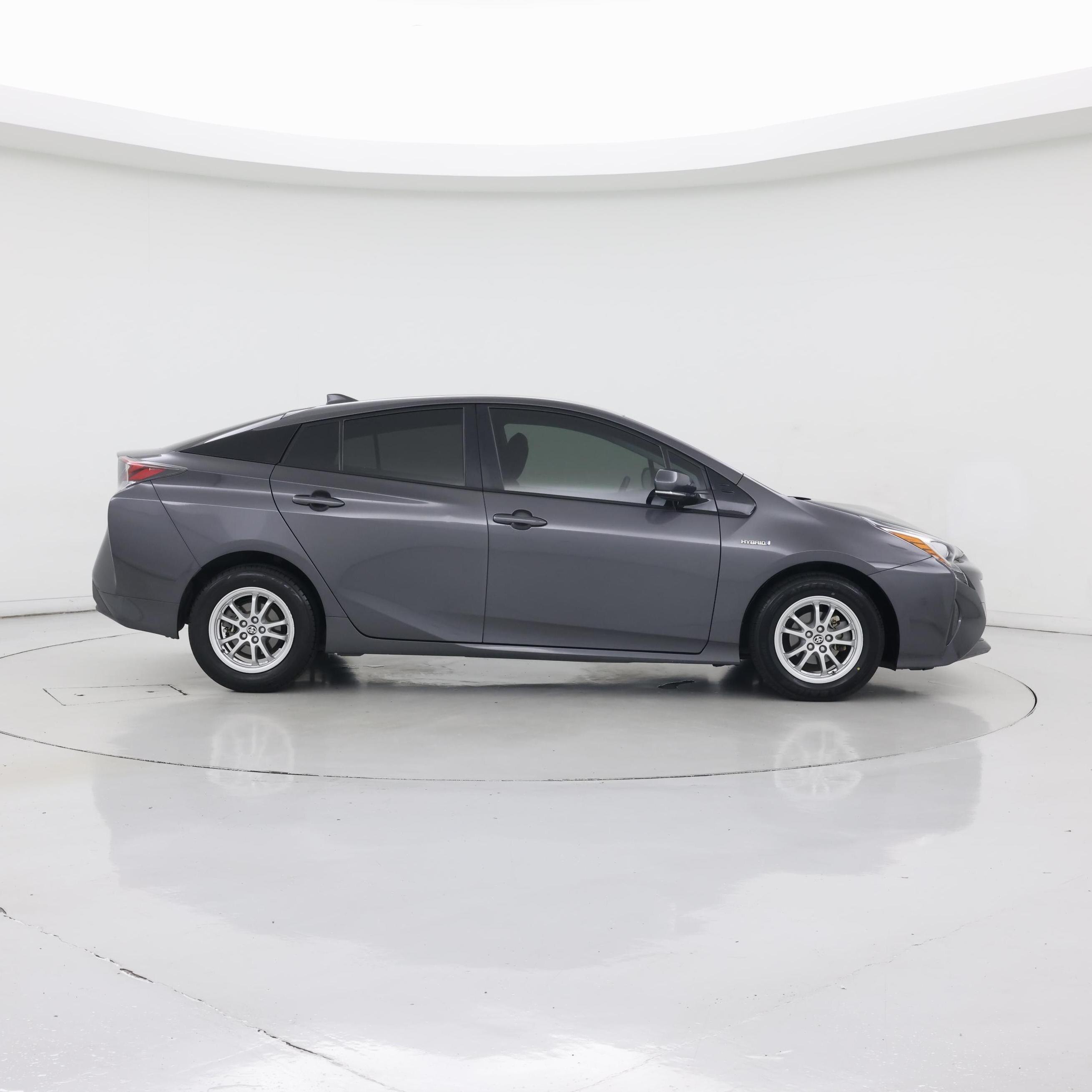 Thumbnail: 2016 Toyota Prius - 7