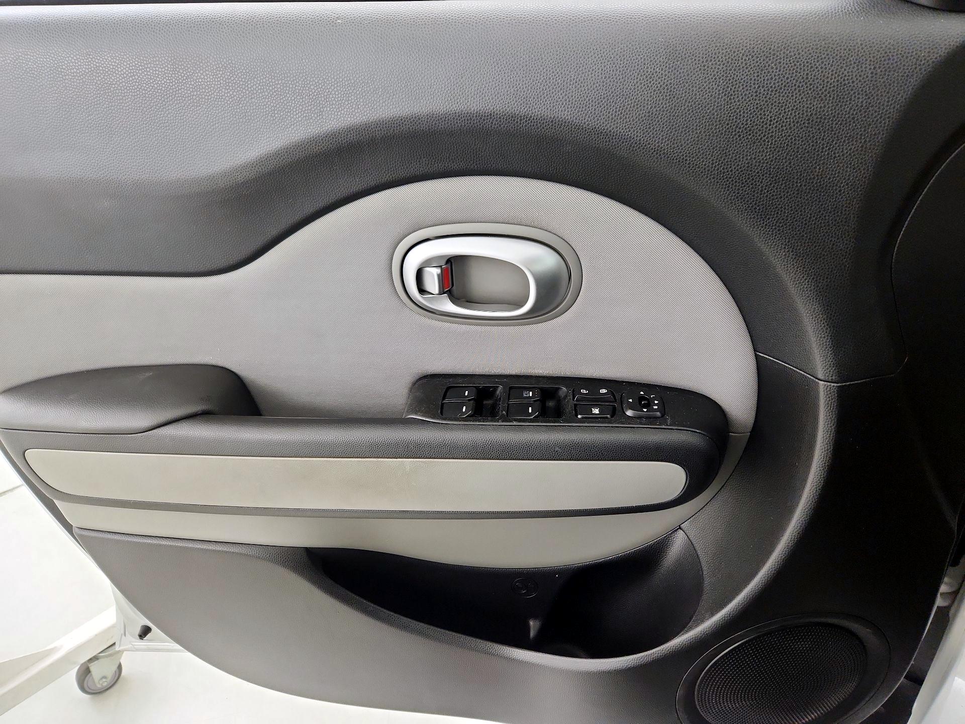 Thumbnail: 2015 Kia Soul - 12