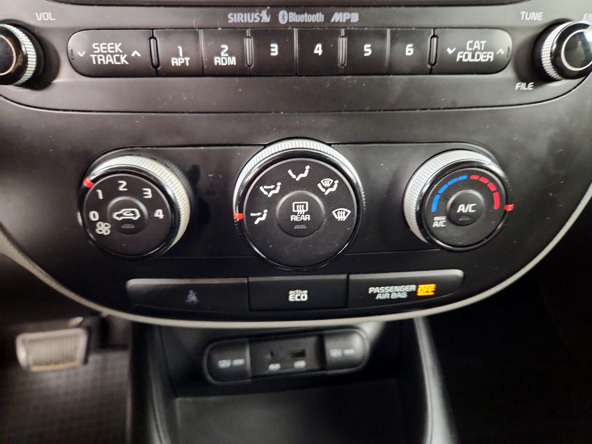 Thumbnail: 2015 Kia Soul - 15