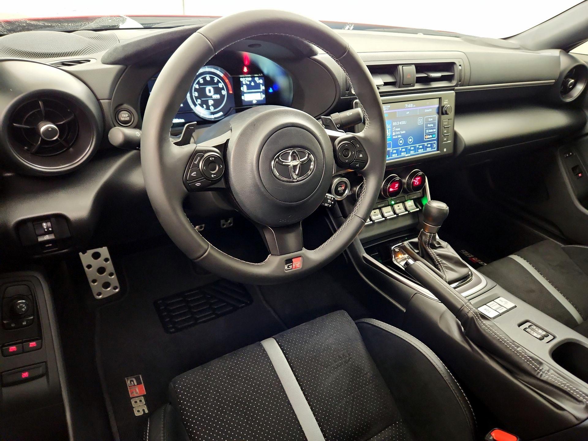 Thumbnail: 2025 Toyota GR86 - 9