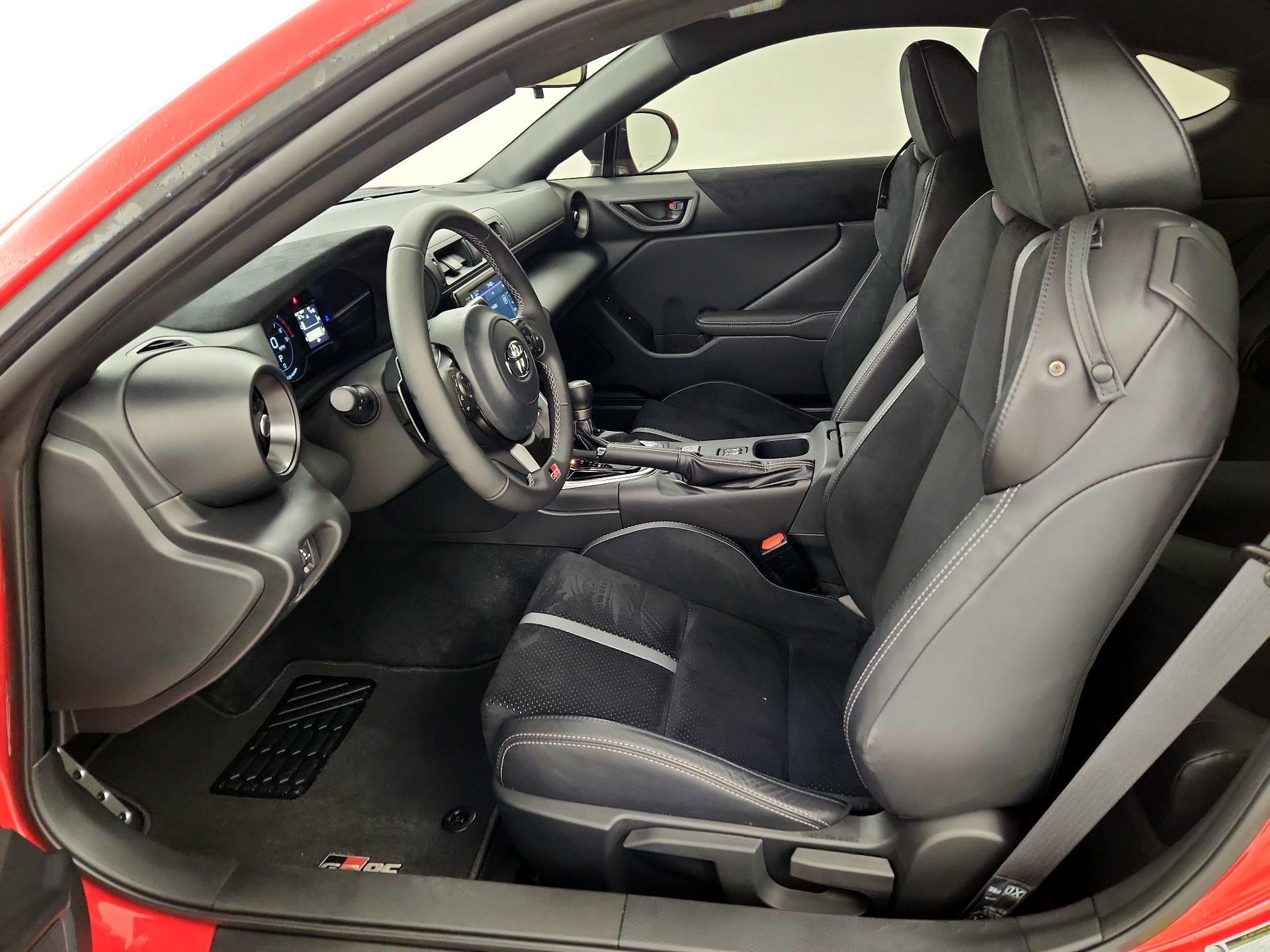 Thumbnail: 2025 Toyota GR86 - 11