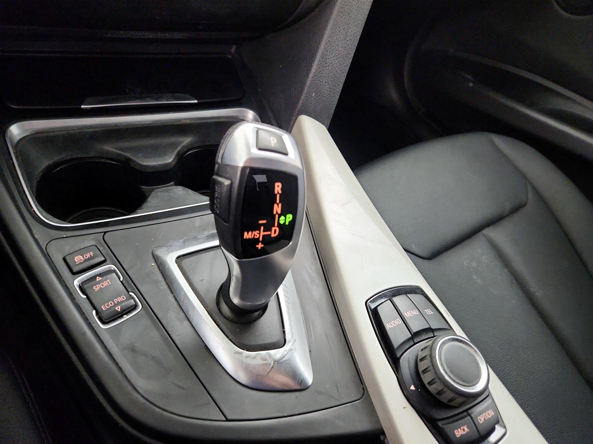 Thumbnail: 2015 BMW 3 Series - 16