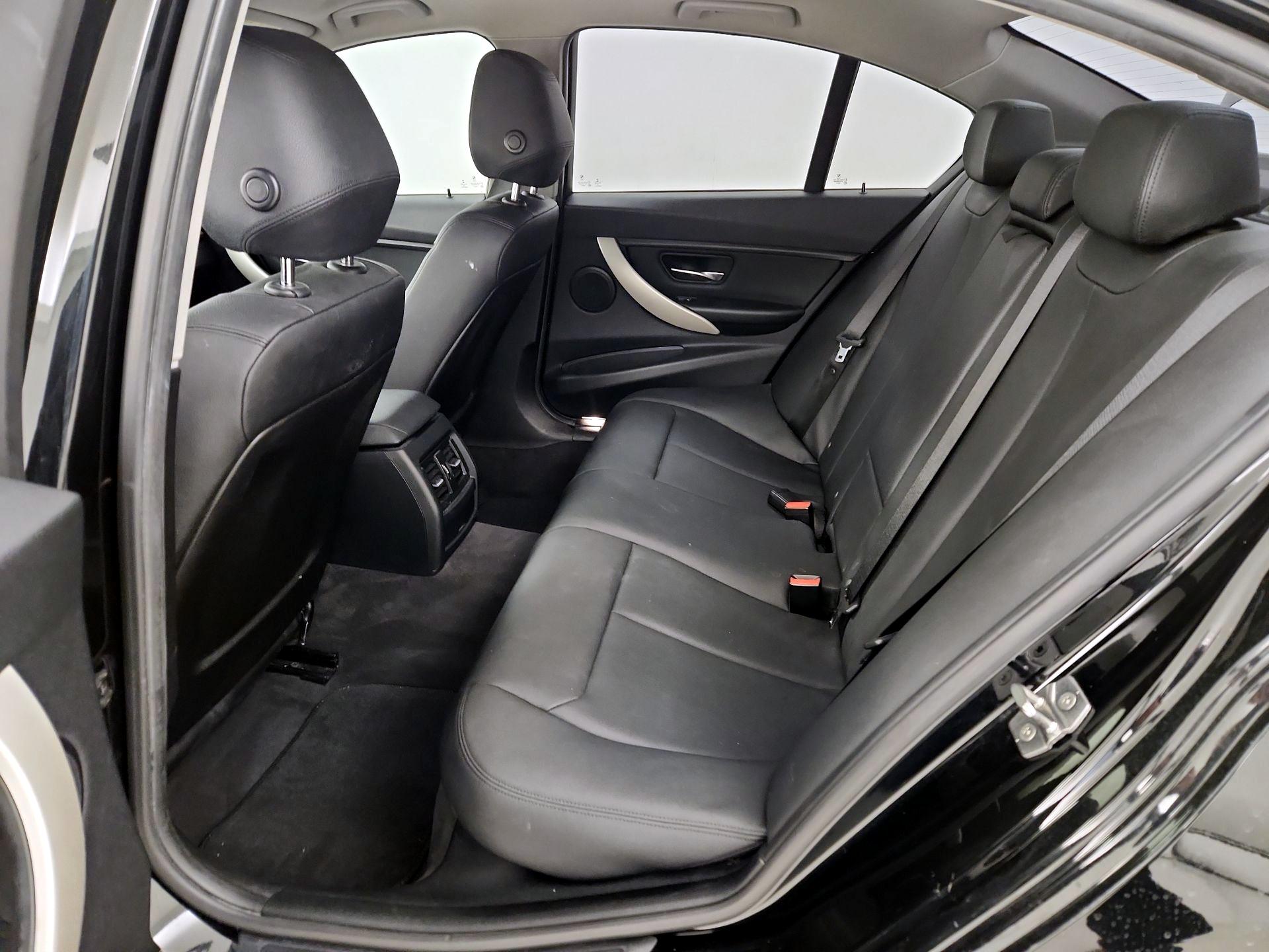 Thumbnail: 2015 BMW 3 Series - 18