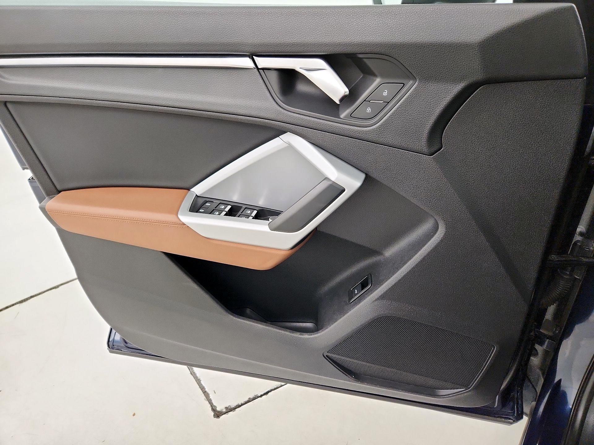 Thumbnail: 2020 Audi Q3 - 12