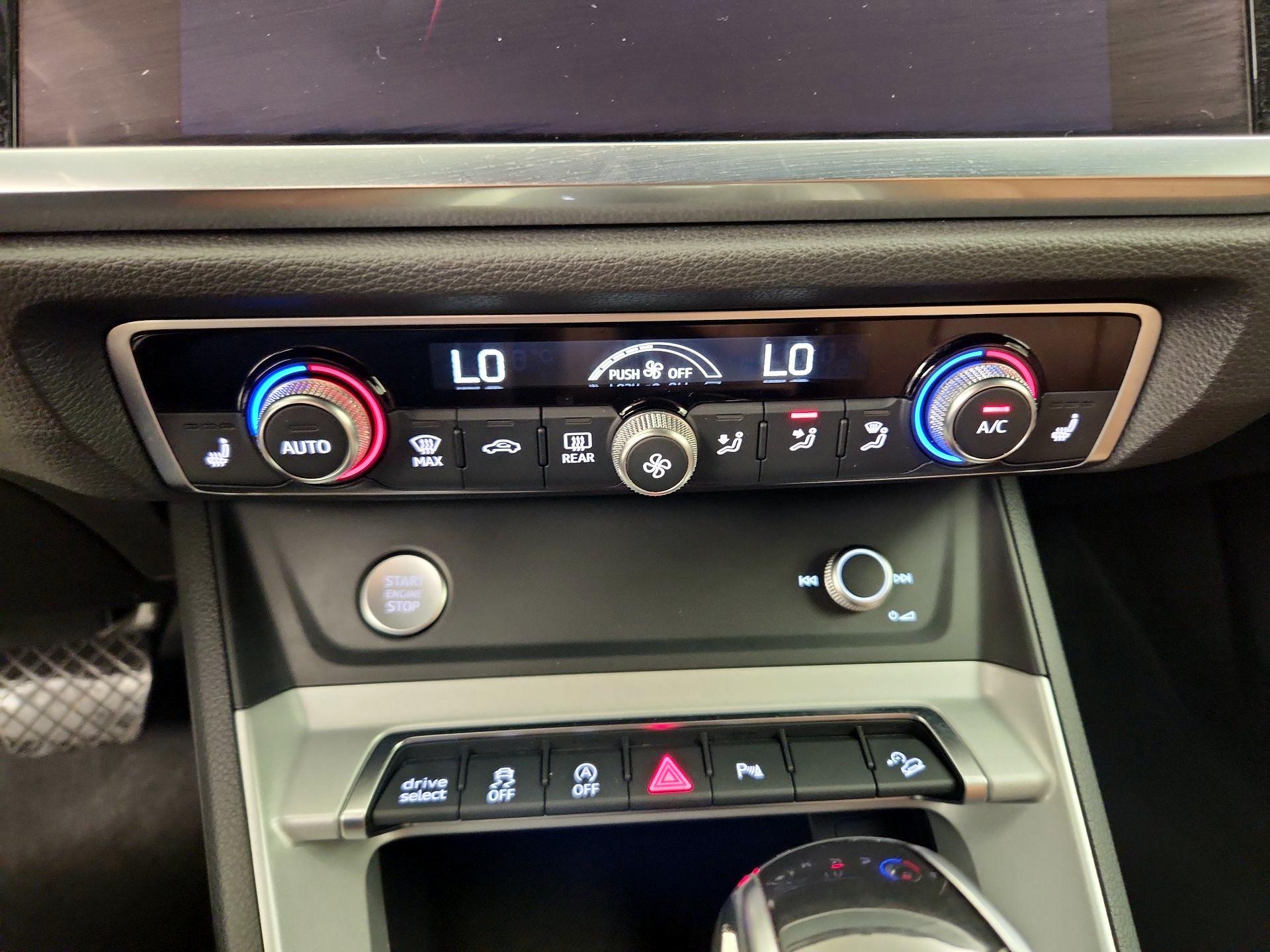 Thumbnail: 2020 Audi Q3 - 16