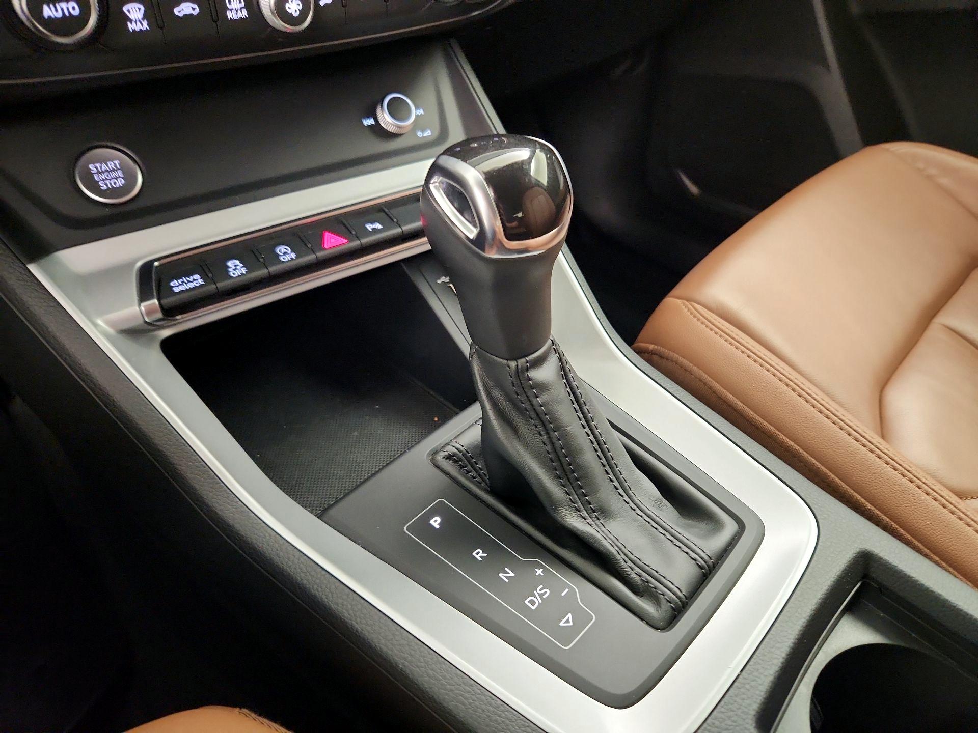 Thumbnail: 2020 Audi Q3 - 17