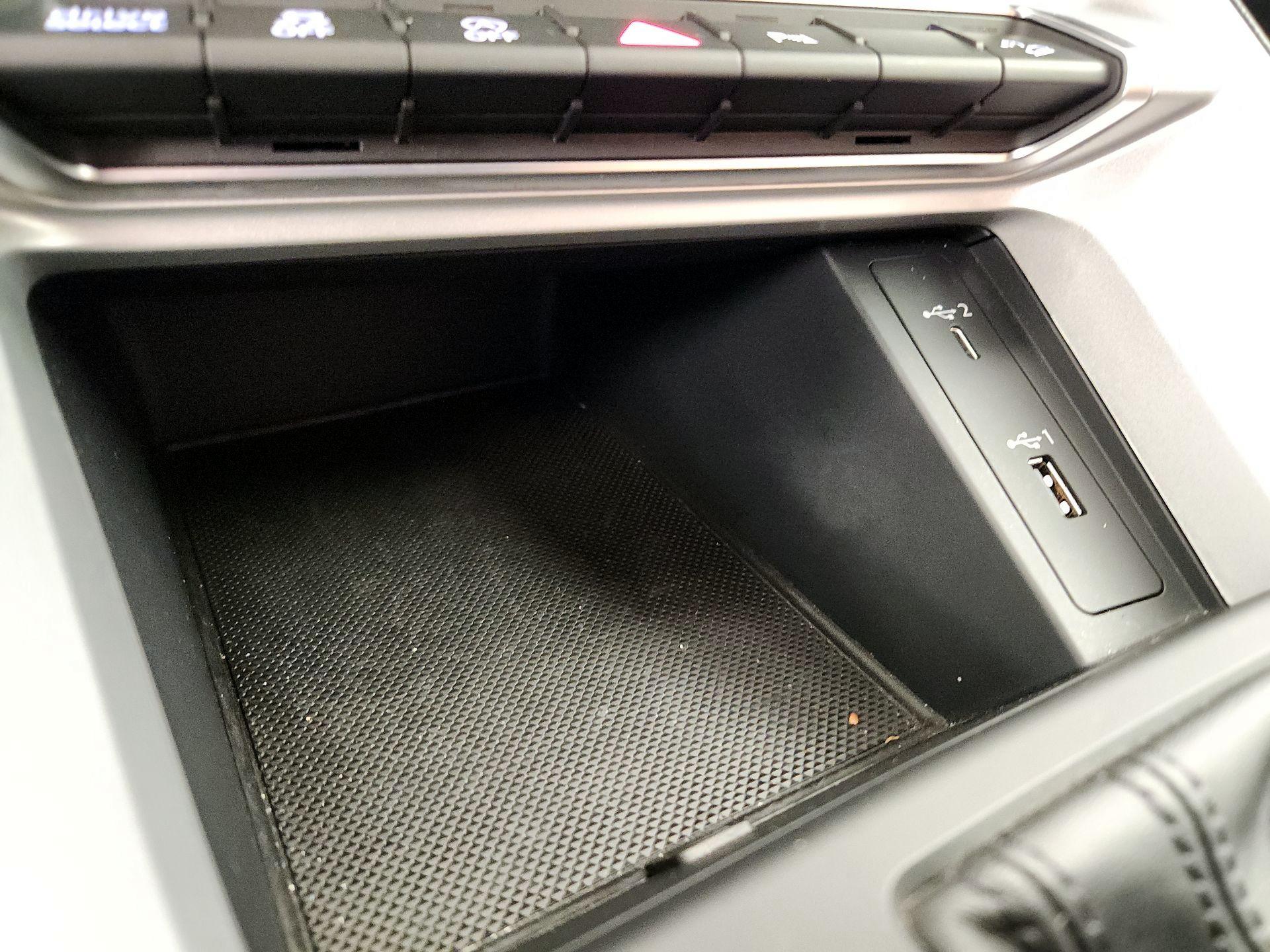 Thumbnail: 2020 Audi Q3 - 18