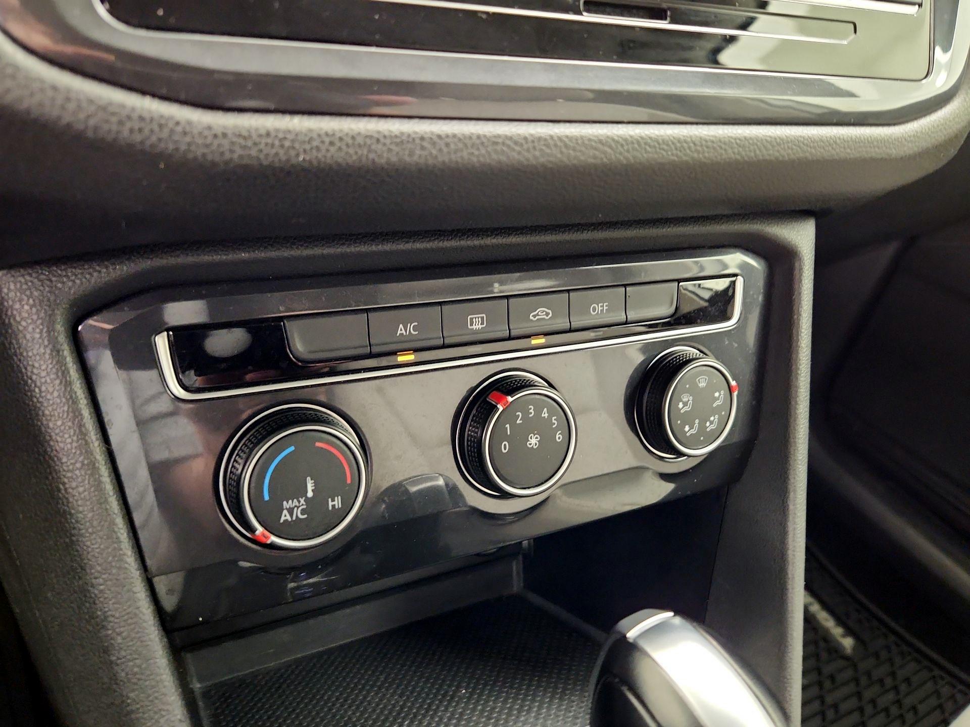 Thumbnail: 2020 Volkswagen Tiguan - 16