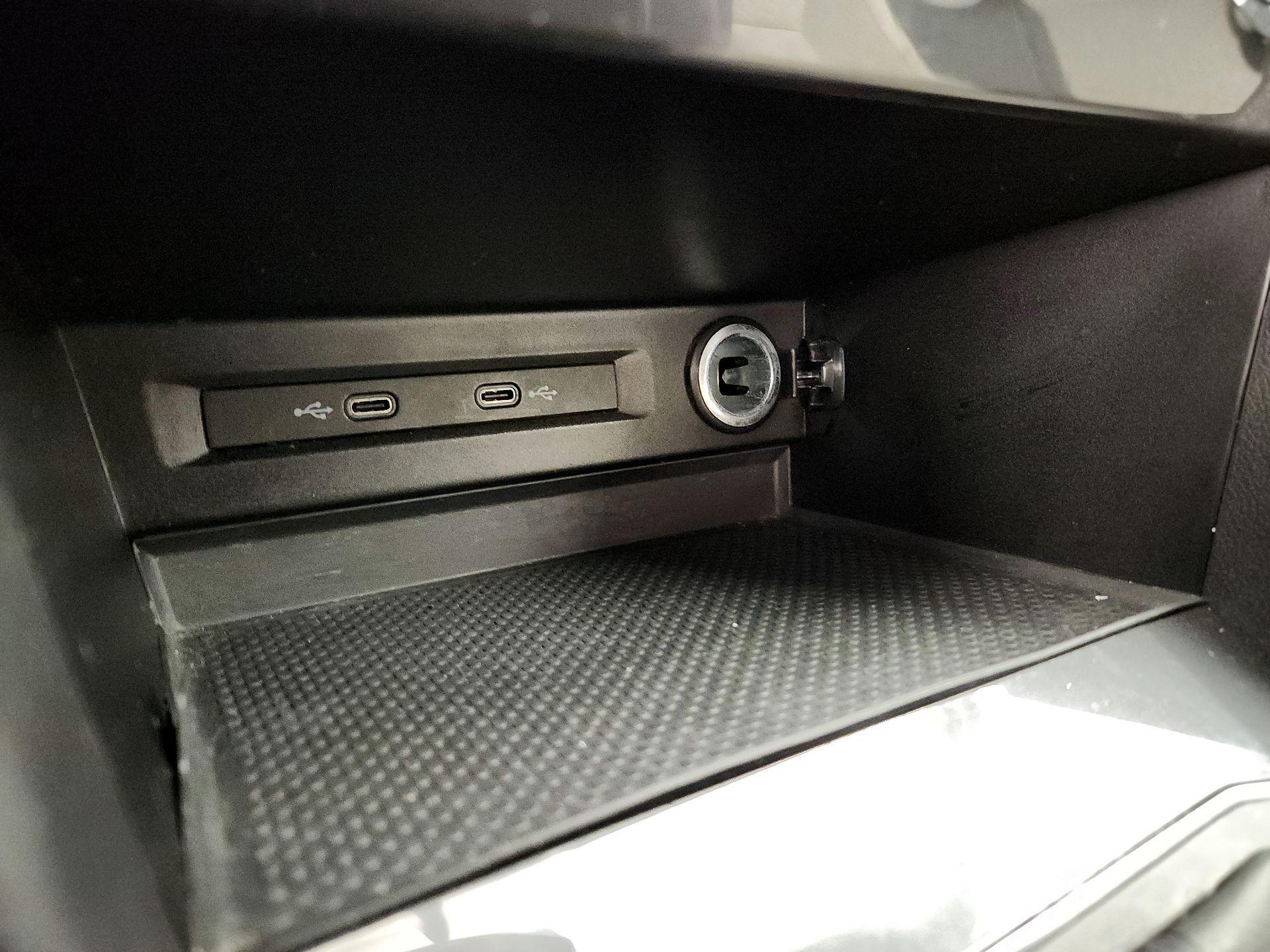 Thumbnail: 2020 Volkswagen Tiguan - 18