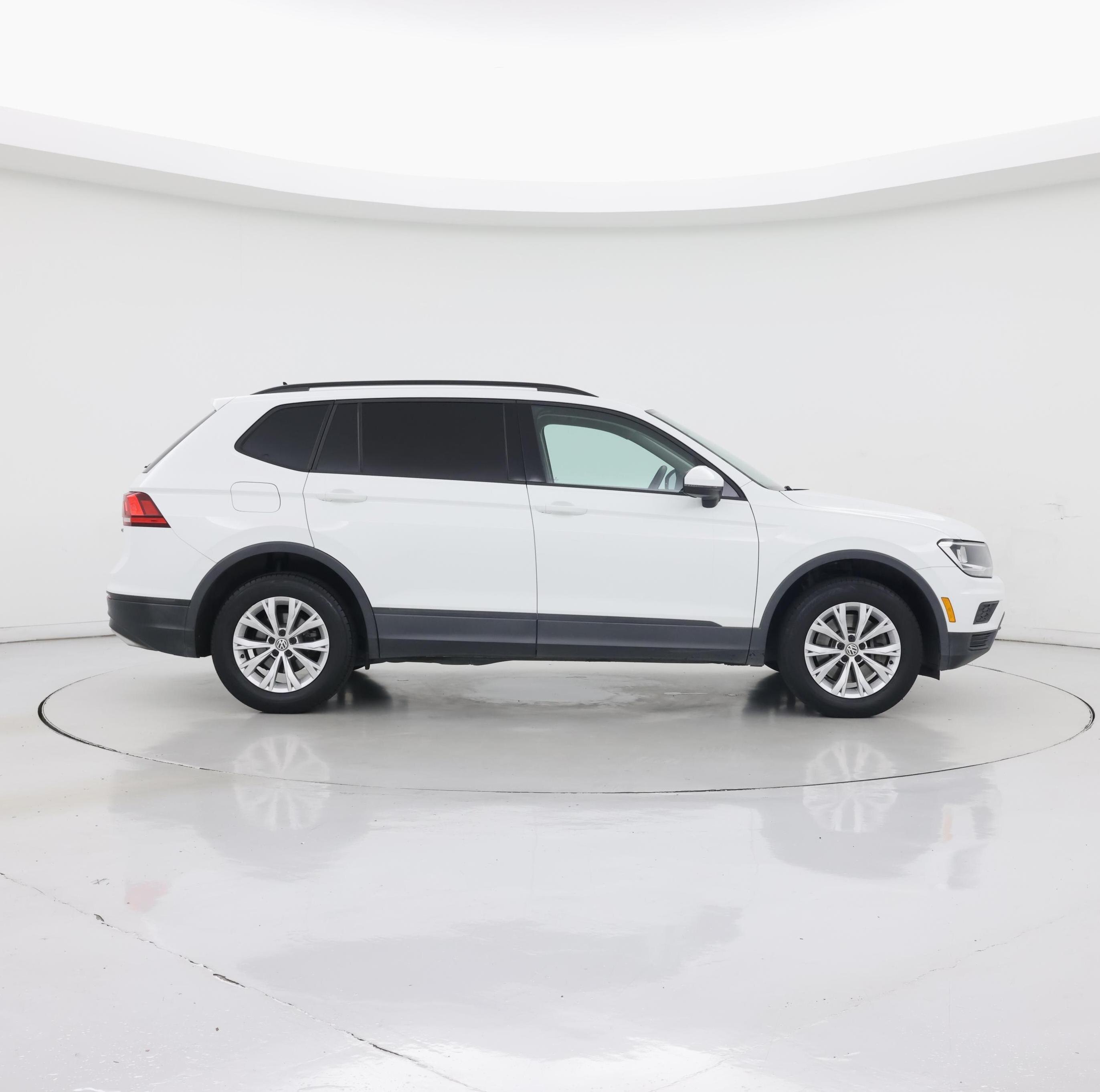 Thumbnail: 2020 Volkswagen Tiguan - 7