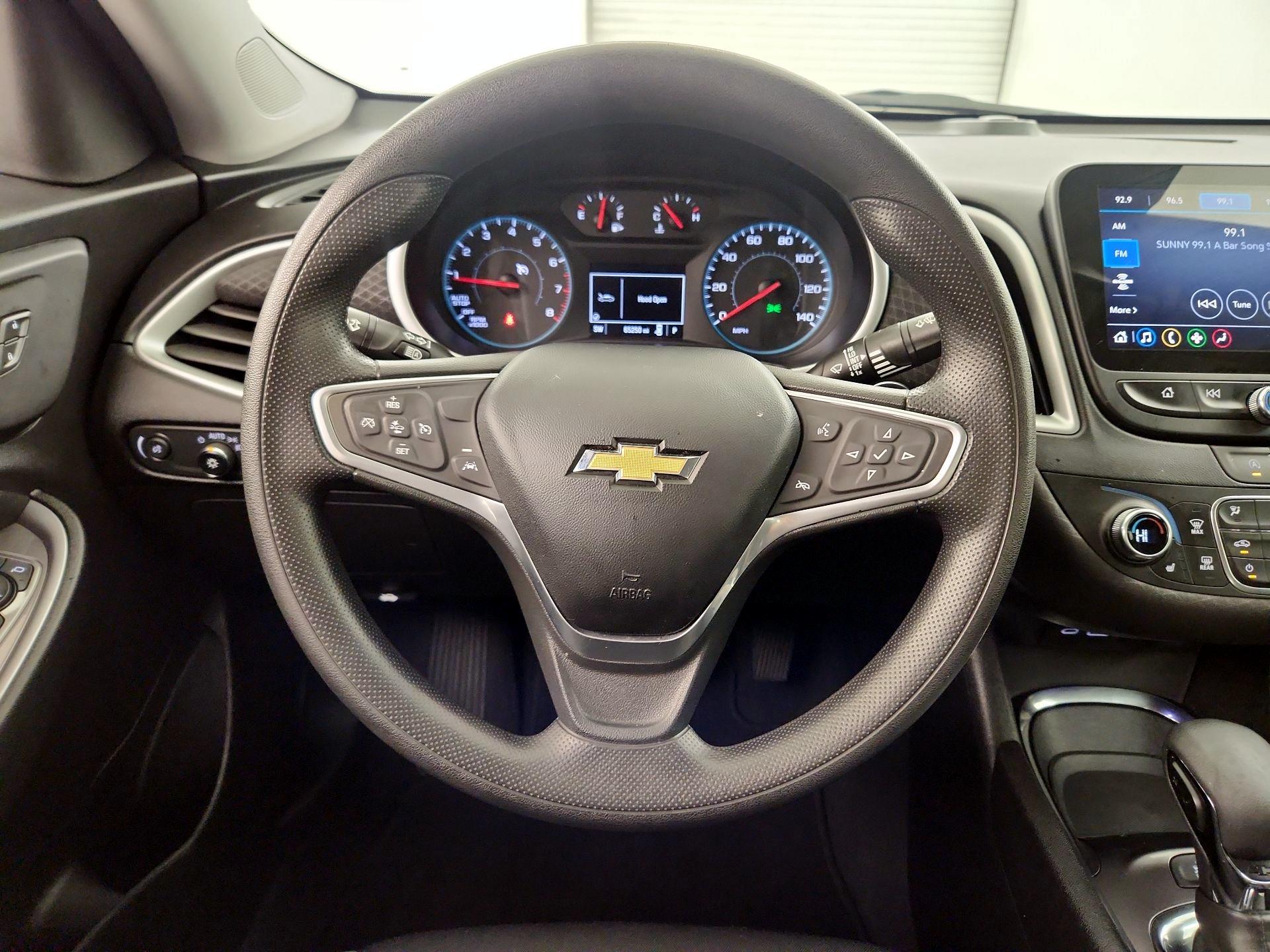 Thumbnail: 2023 Chevrolet Malibu - 10