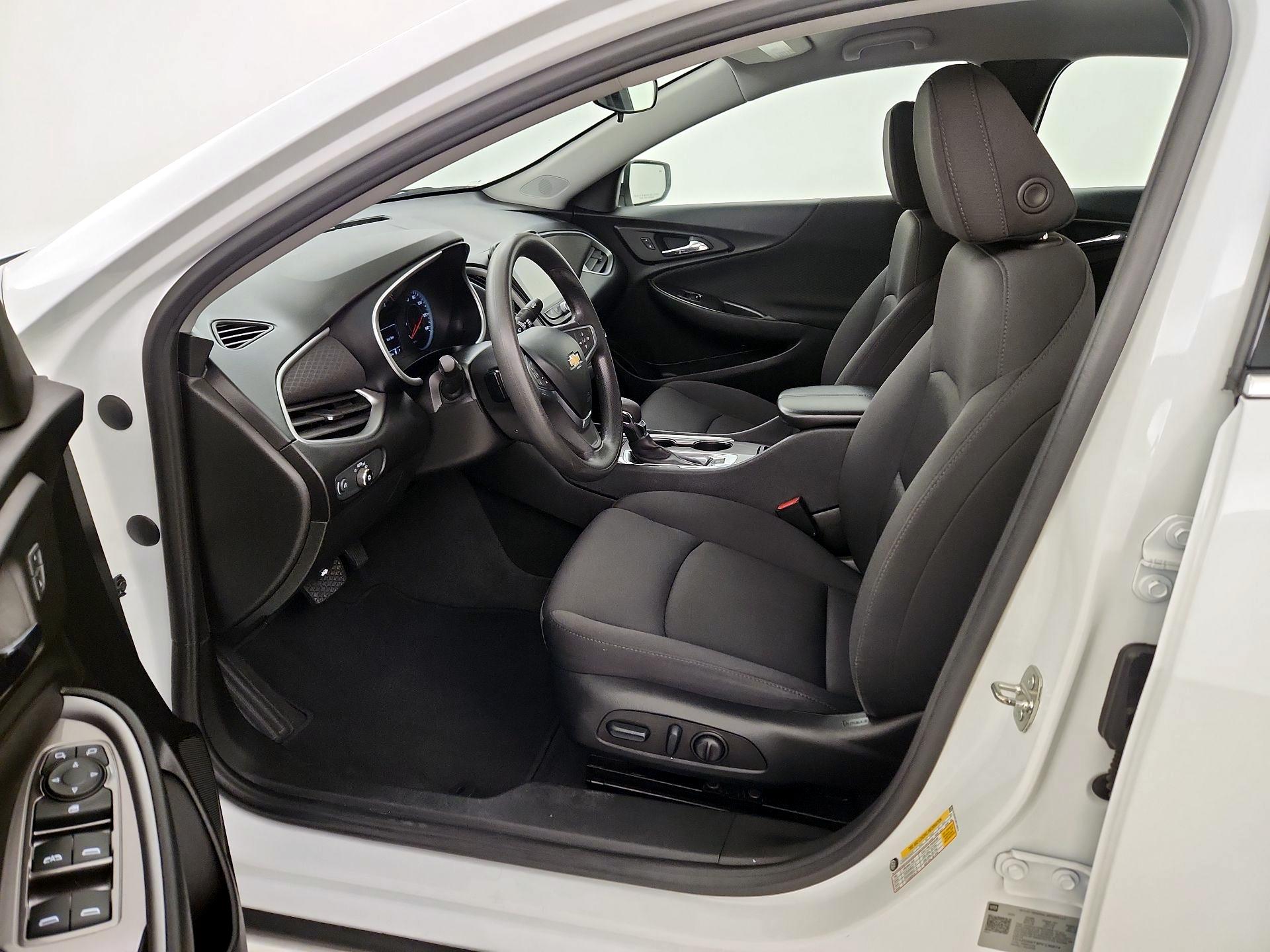 Thumbnail: 2023 Chevrolet Malibu - 11