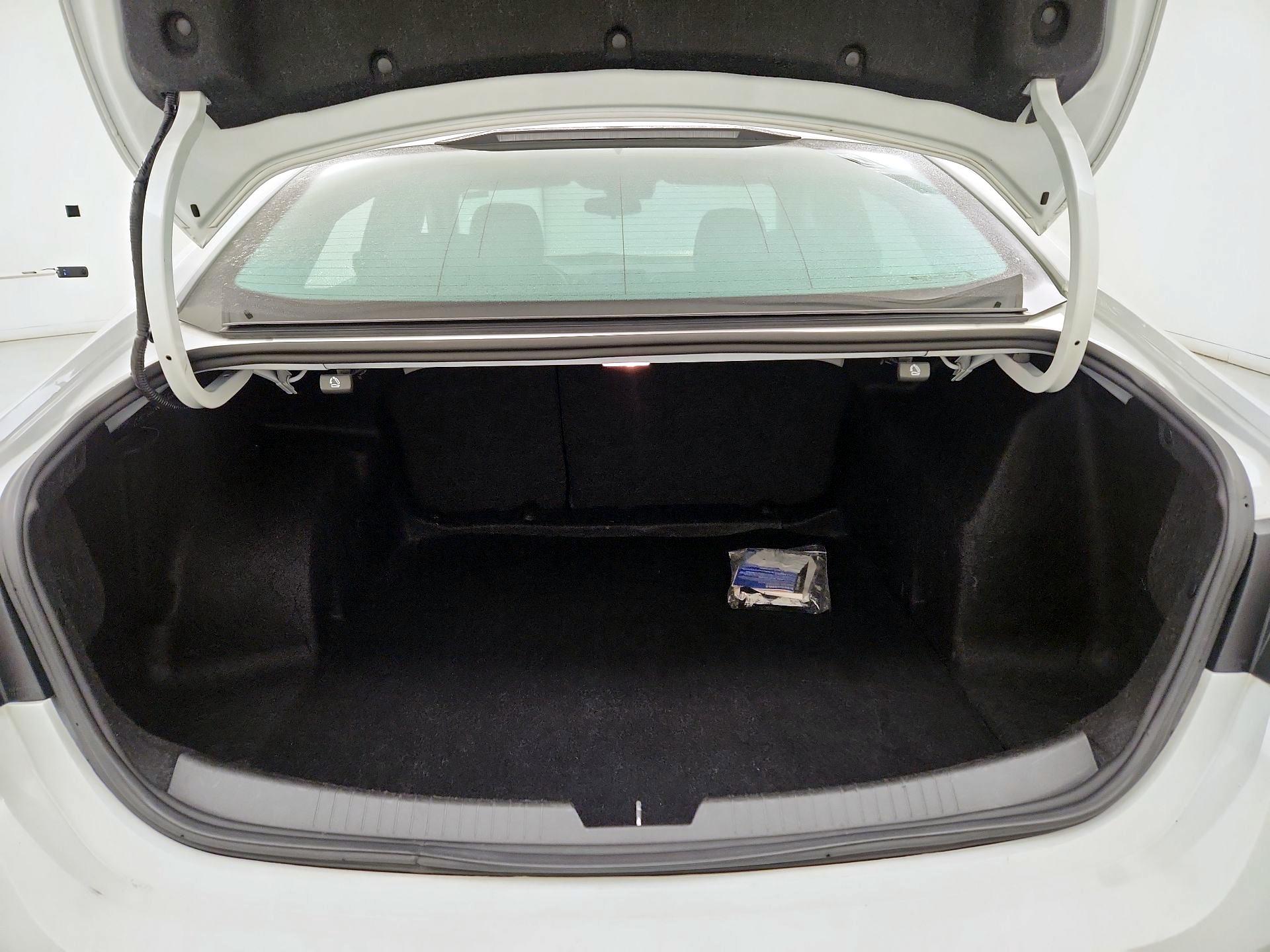 Thumbnail: 2023 Chevrolet Malibu - 20