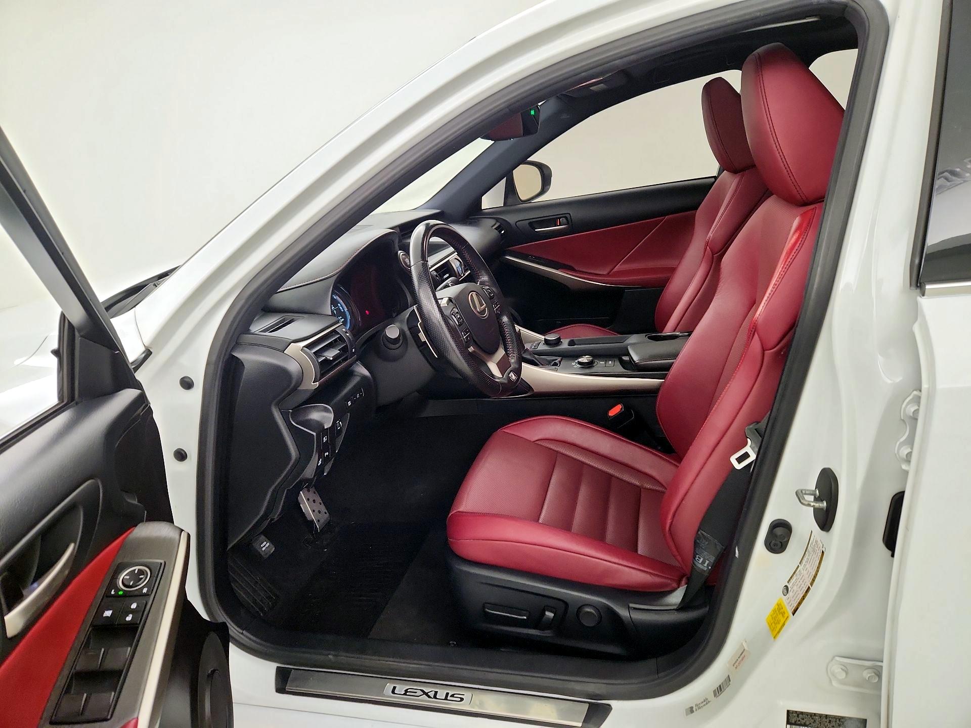 Thumbnail: 2020 Lexus IS - 11