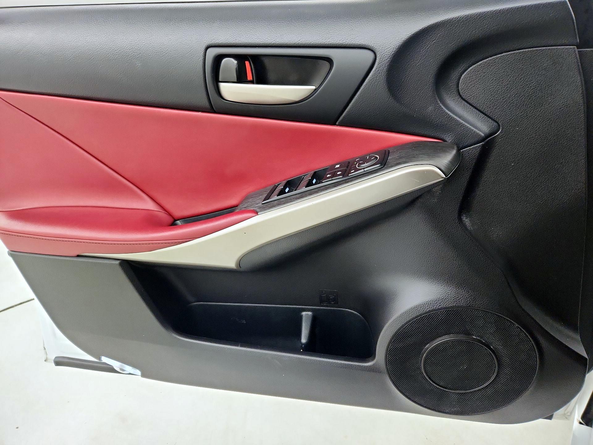 Thumbnail: 2020 Lexus IS - 12