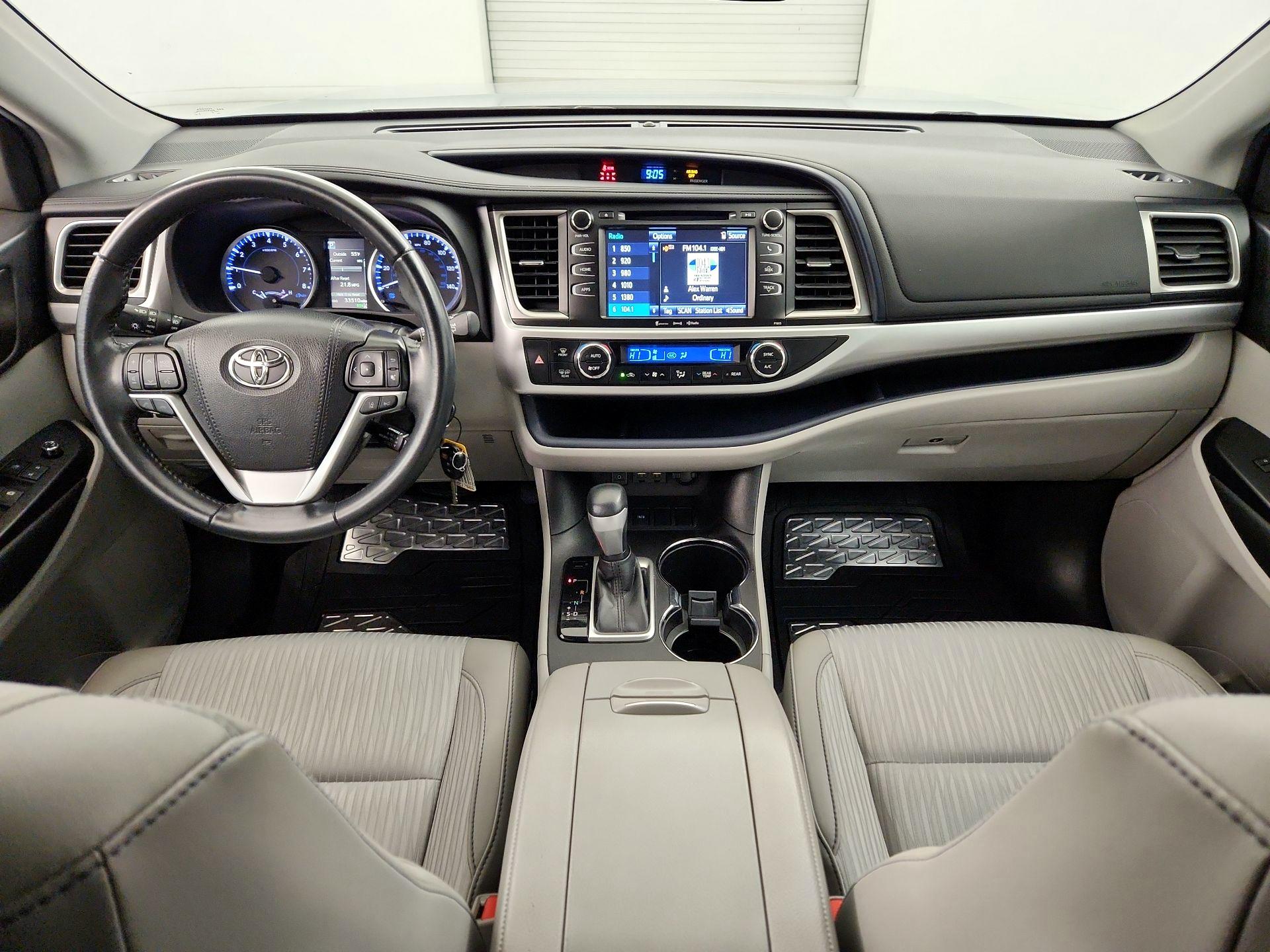 Thumbnail: 2019 Toyota Highlander - 9