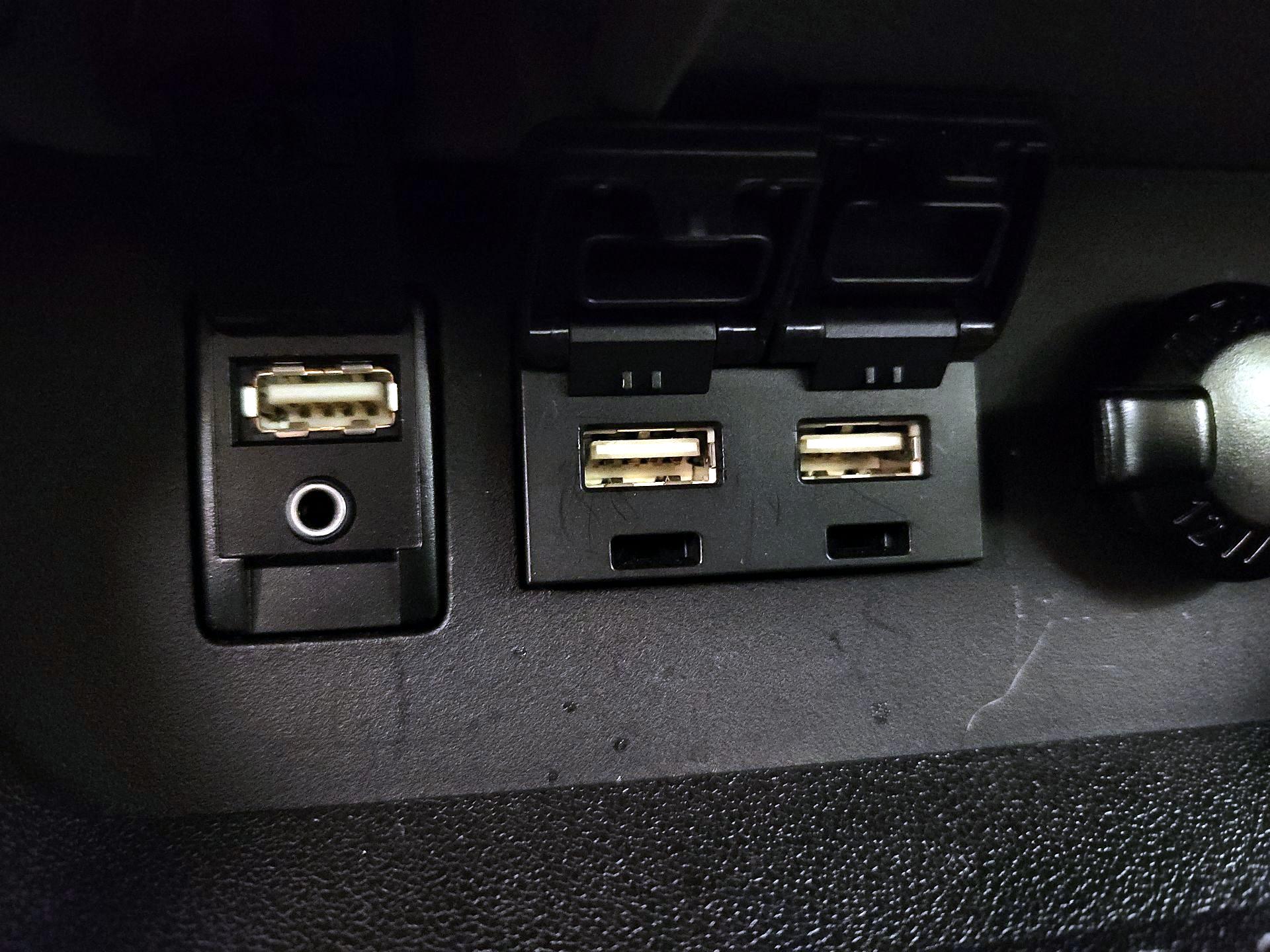 Thumbnail: 2019 Toyota Highlander - 18