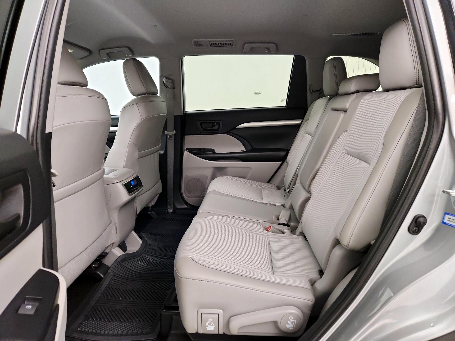 Thumbnail: 2019 Toyota Highlander - 19