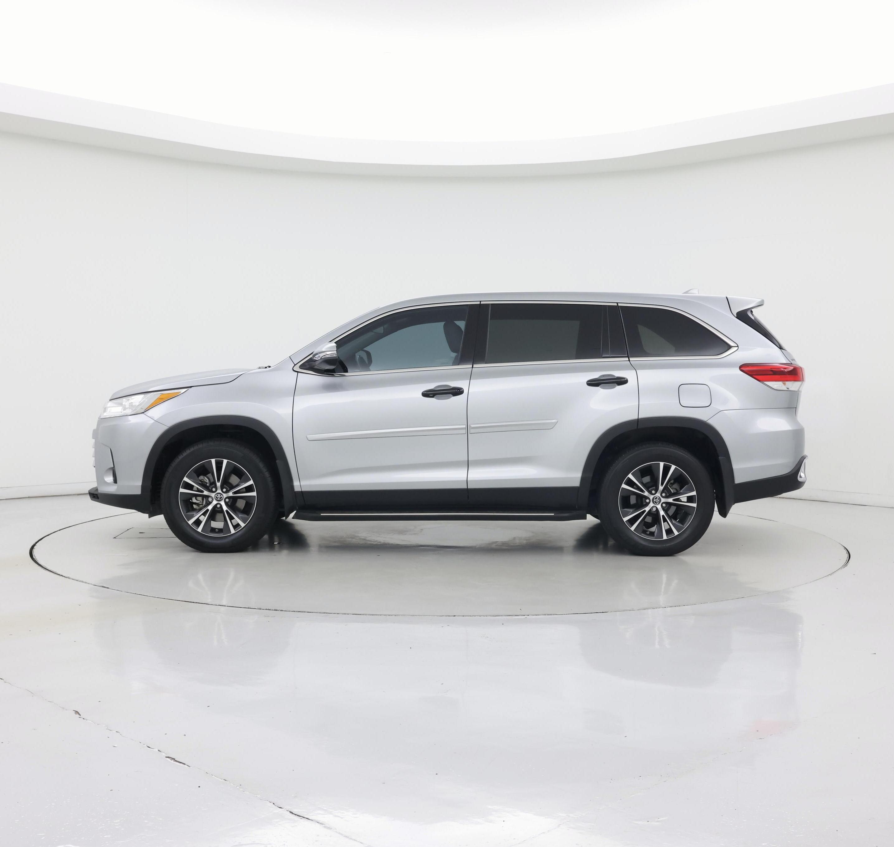 Thumbnail: 2019 Toyota Highlander - 3
