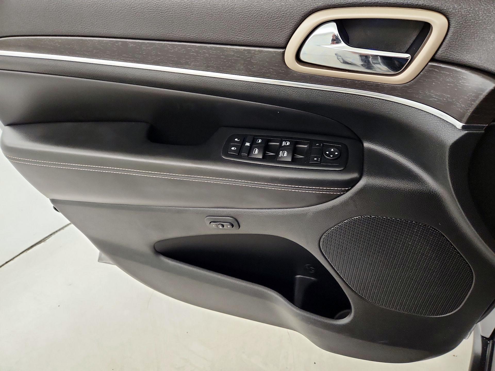 Thumbnail: 2014 Jeep Grand Cherokee - 12