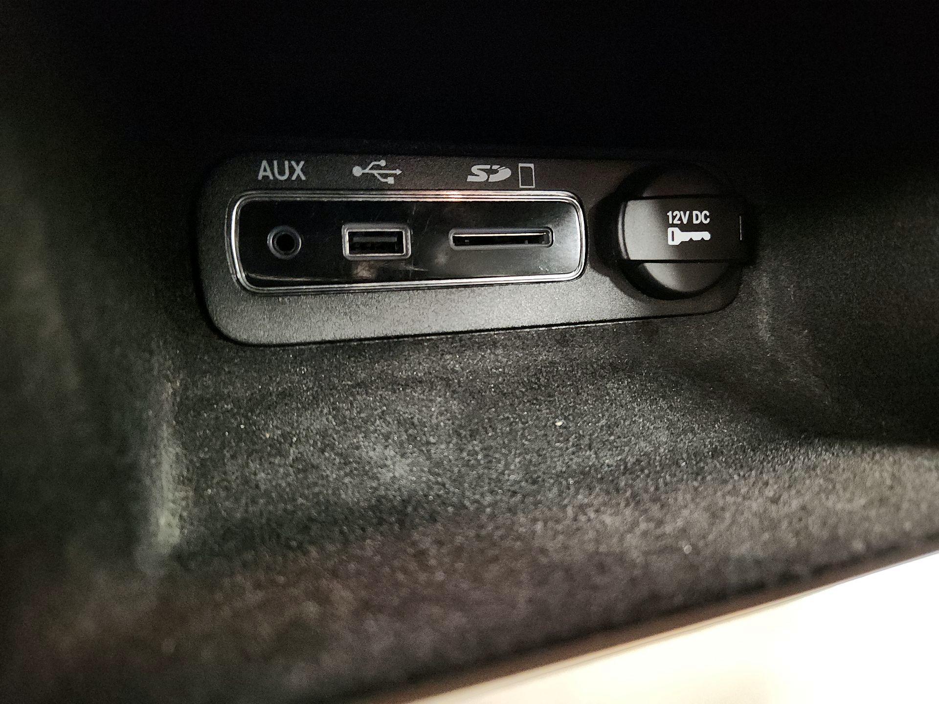 Thumbnail: 2014 Jeep Grand Cherokee - 19