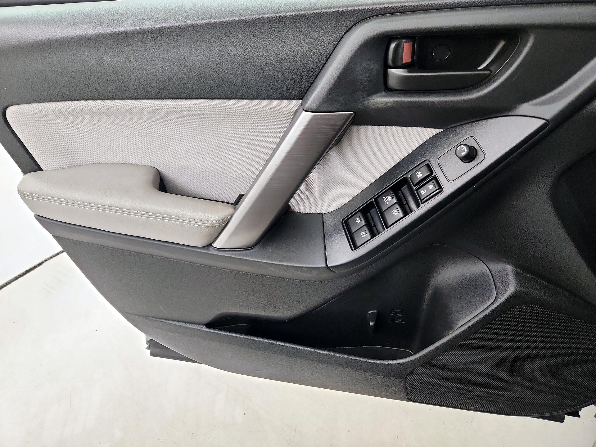 Thumbnail: 2016 Subaru Forester - 12