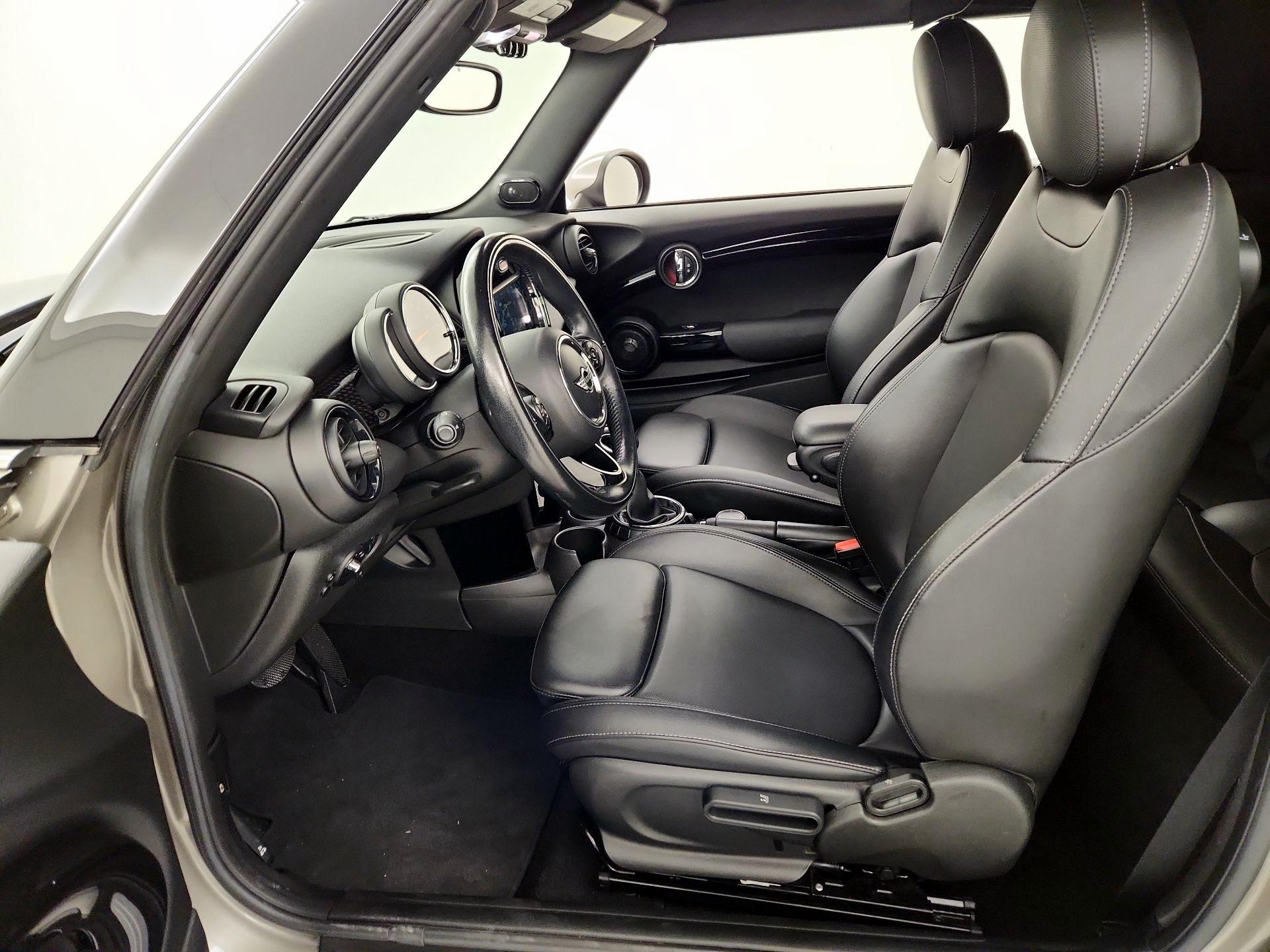 Thumbnail: 2017 MINI Cooper - 11