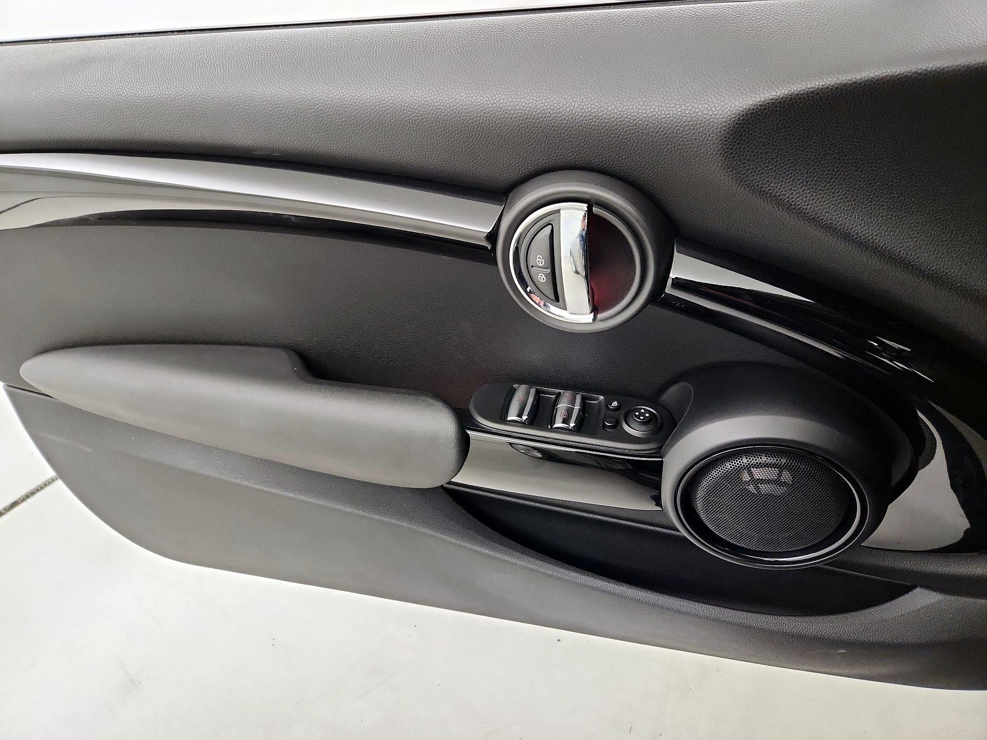 Thumbnail: 2017 MINI Cooper - 12