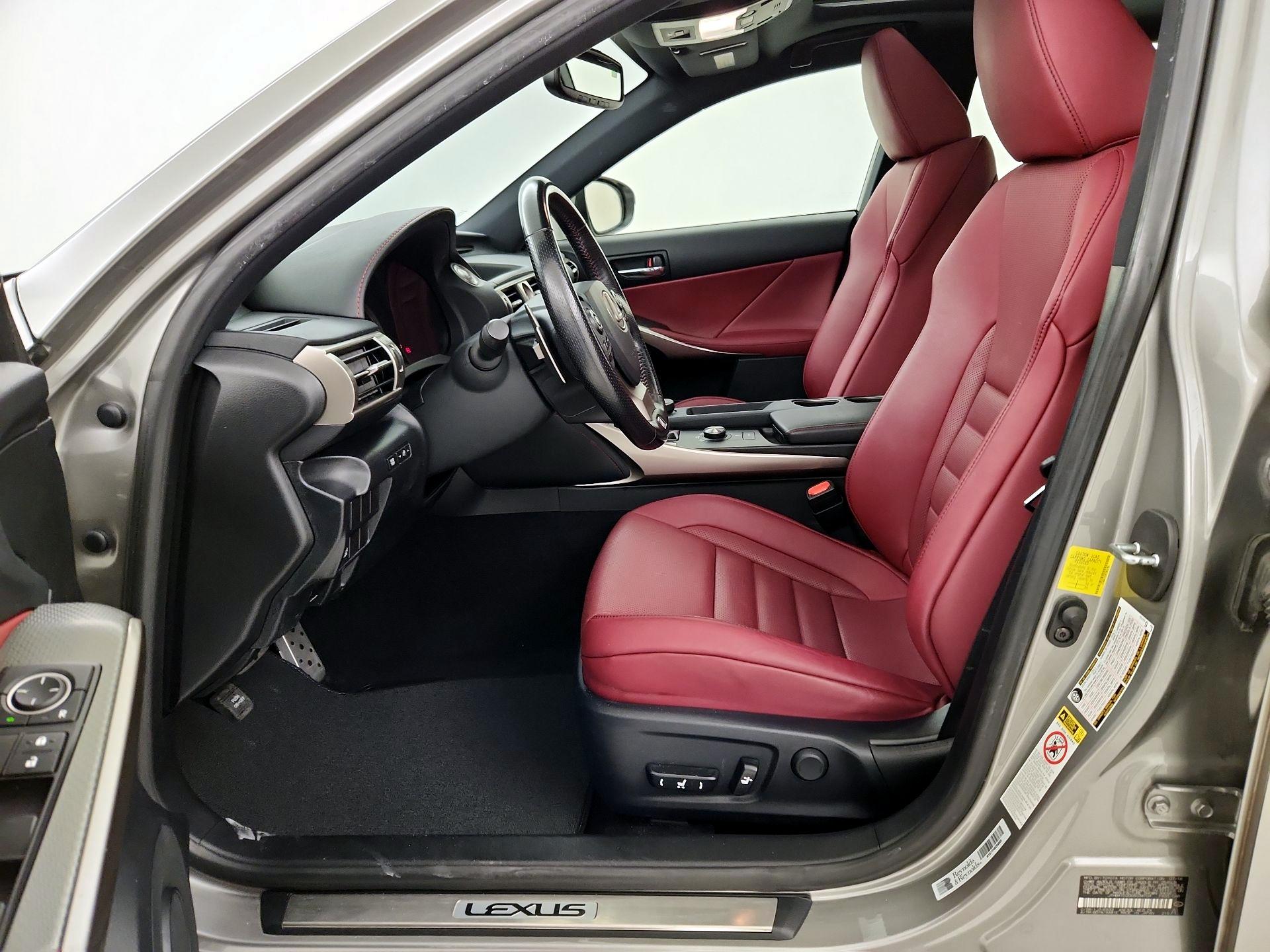 Thumbnail: 2016 Lexus IS - 11