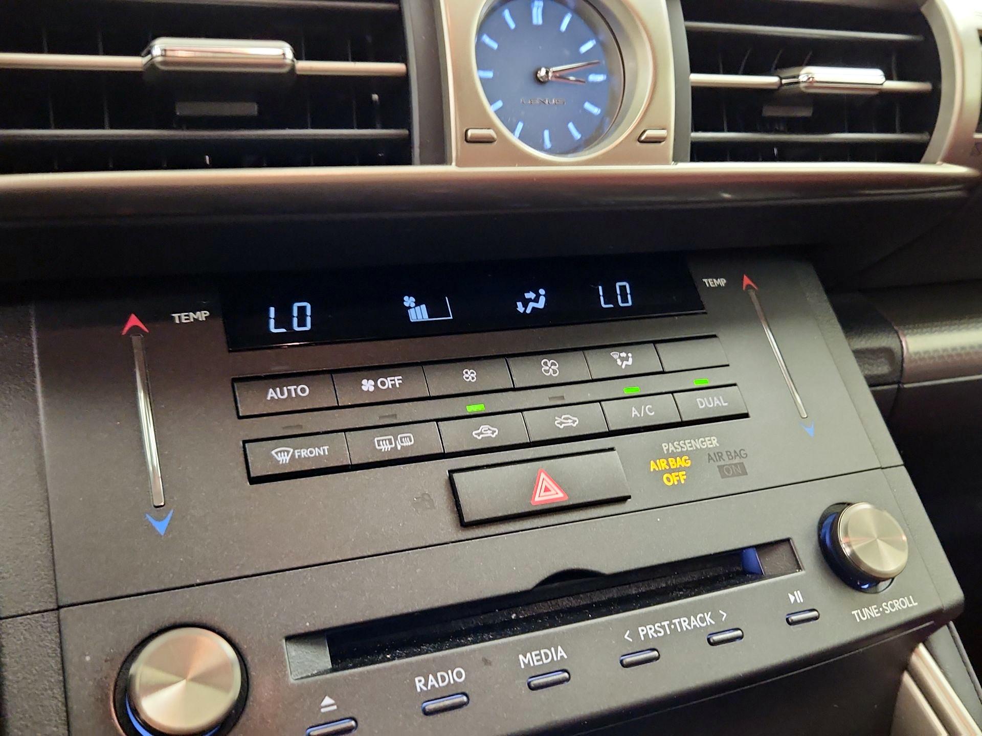 Thumbnail: 2016 Lexus IS - 16