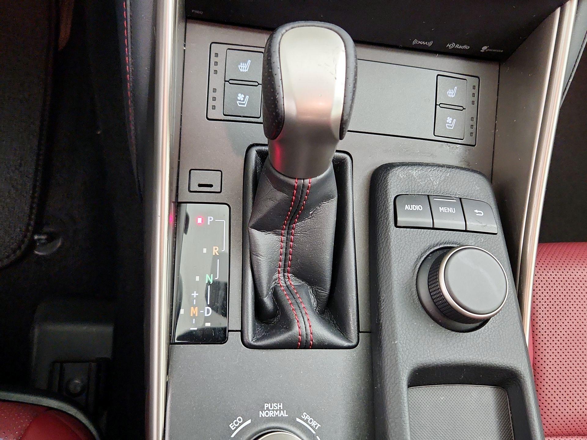 Thumbnail: 2016 Lexus IS - 17