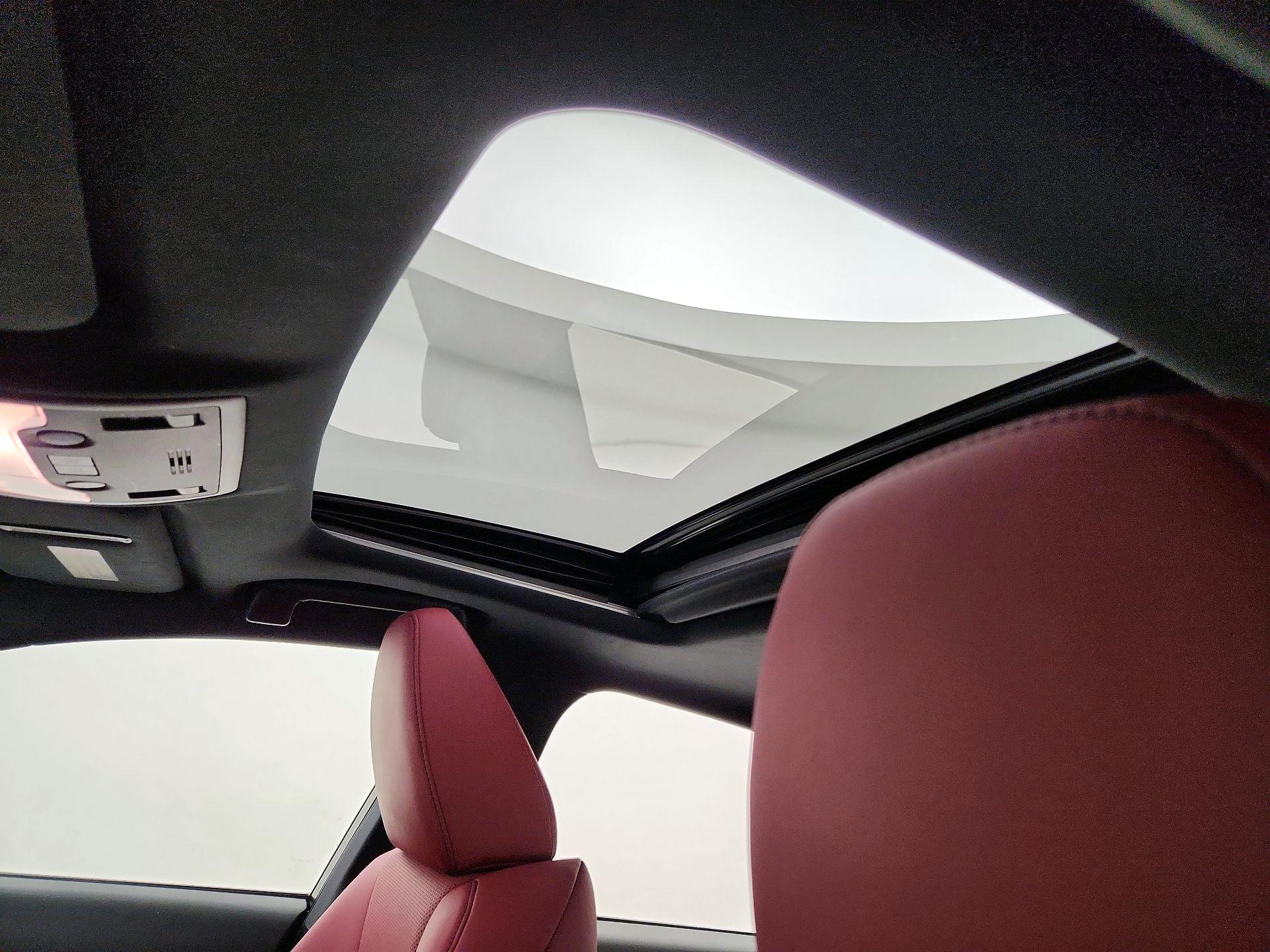 Thumbnail: 2016 Lexus IS - 19