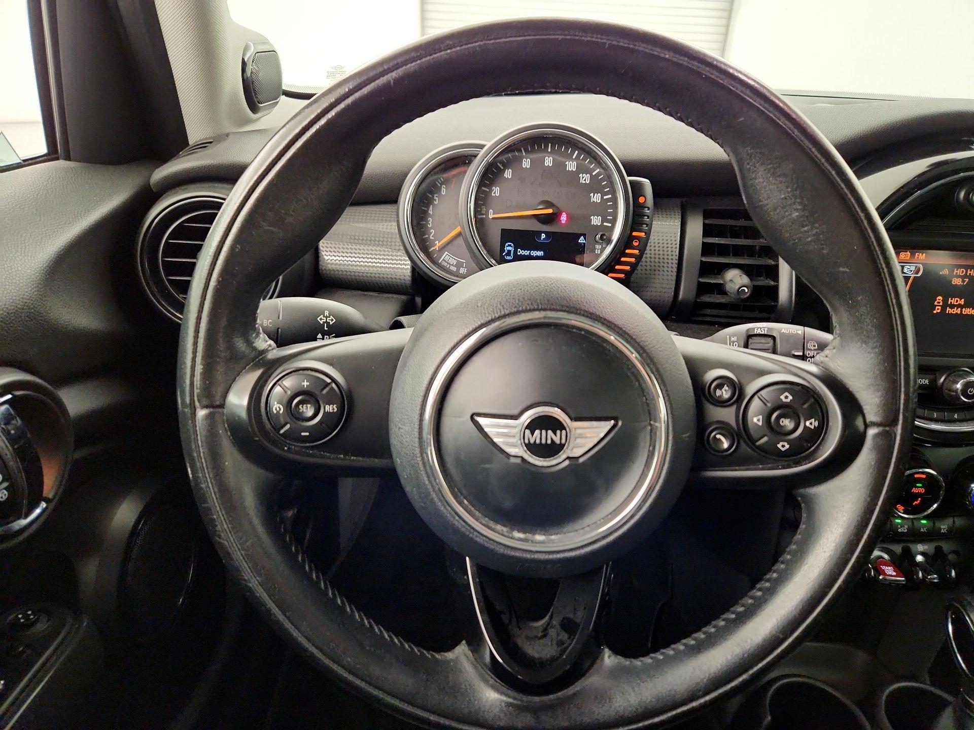 Thumbnail: 2015 MINI Cooper Hardtop - 10
