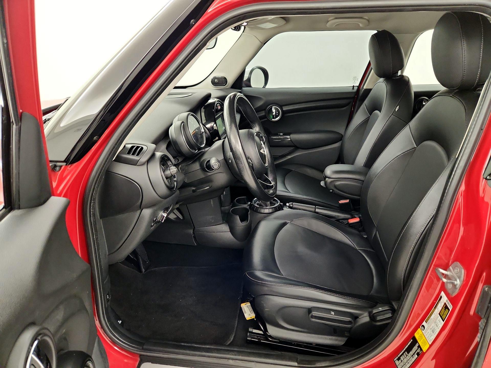 Thumbnail: 2015 MINI Cooper Hardtop - 11