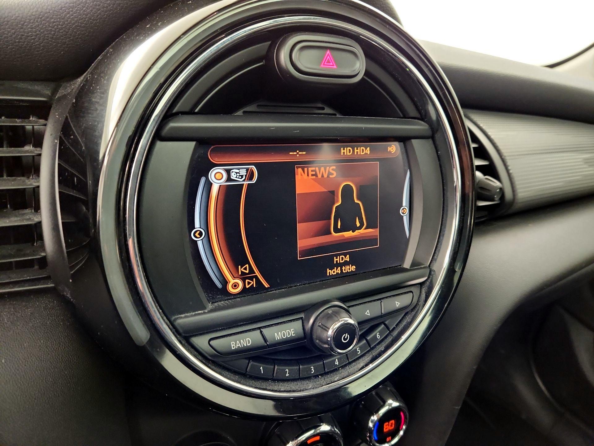 Thumbnail: 2015 MINI Cooper Hardtop - 15