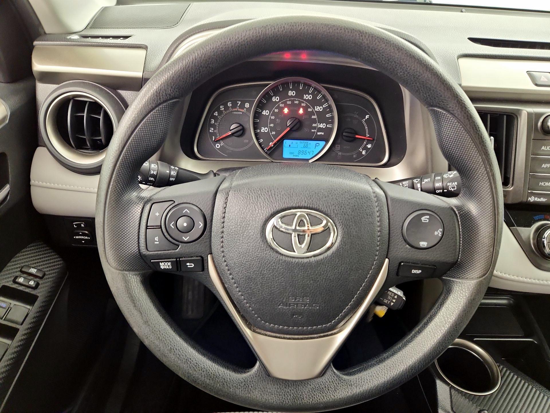 Thumbnail: 2015 Toyota RAV4 - 10