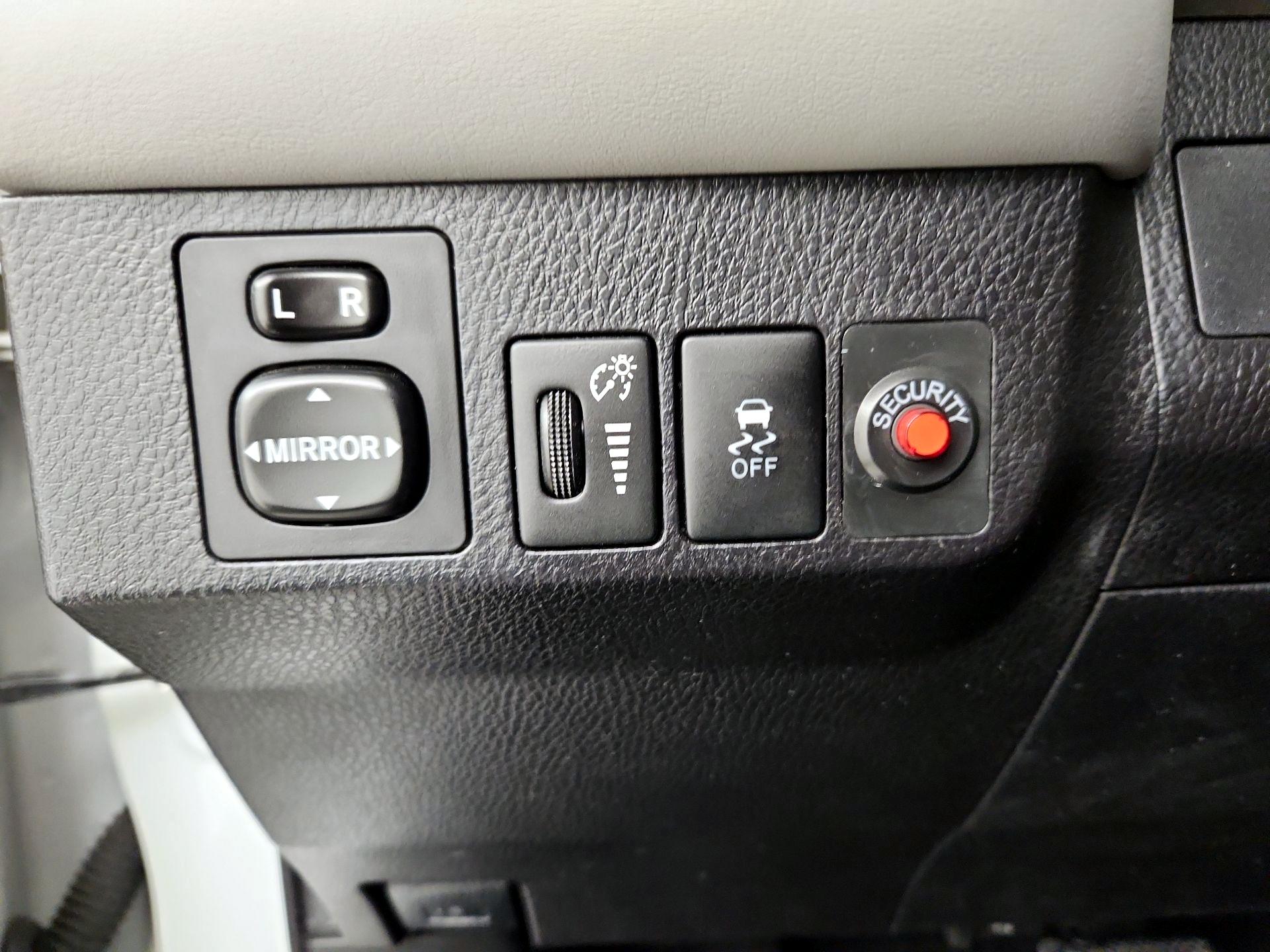 Thumbnail: 2015 Toyota RAV4 - 13